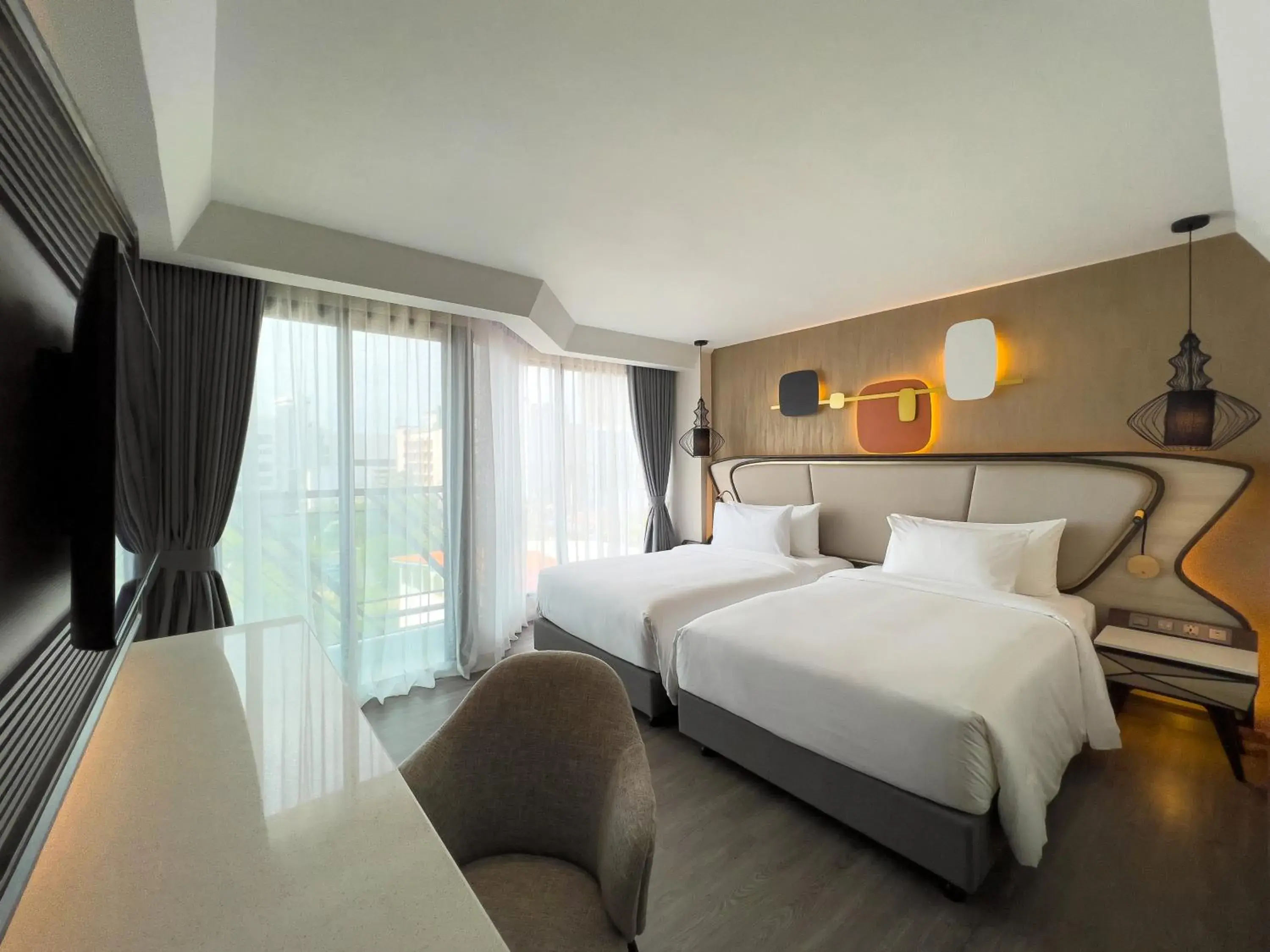 Deluxe Twin Bed Room in Amethyst Hotel Pattaya Deluxe Twin Bed Room in Amethyst Hotel Pattaya