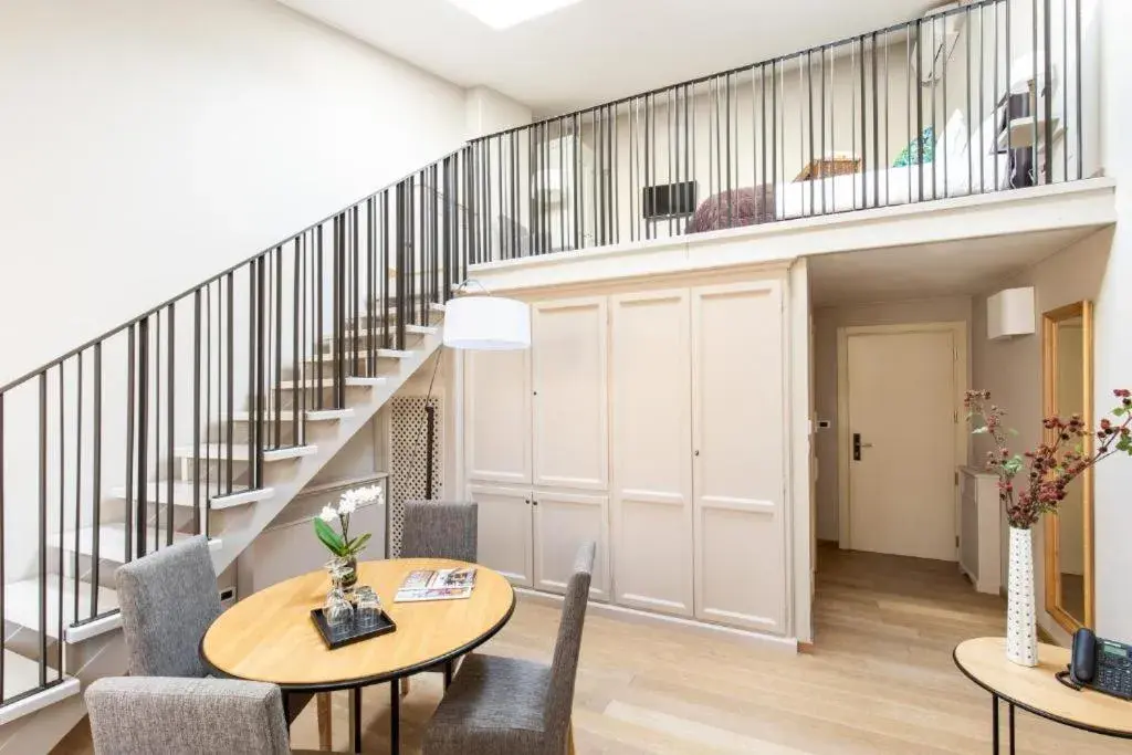 Deluxe Quadruple Room in Hotel Porta San Mamolo Deluxe Quadruple Room in Hotel Porta San Mamolo