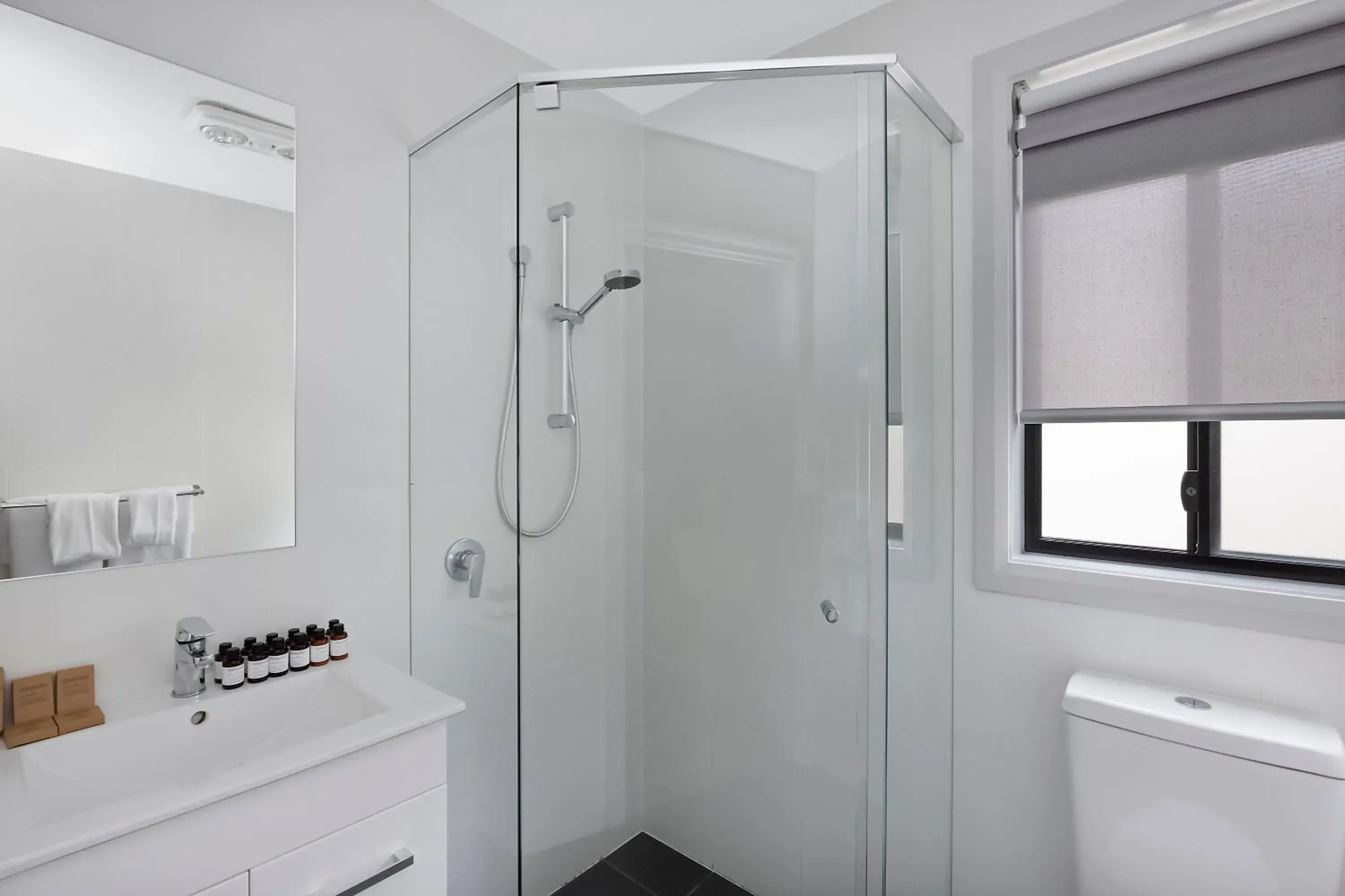 Deluxe Villa - Sleeps 6 - 3 Bedrooms in Reflections Jimmys Beach - Holiday Park Deluxe Villa - Sleeps 6 - 3 Bedrooms in Reflections Jimmys Beach - Holiday Park