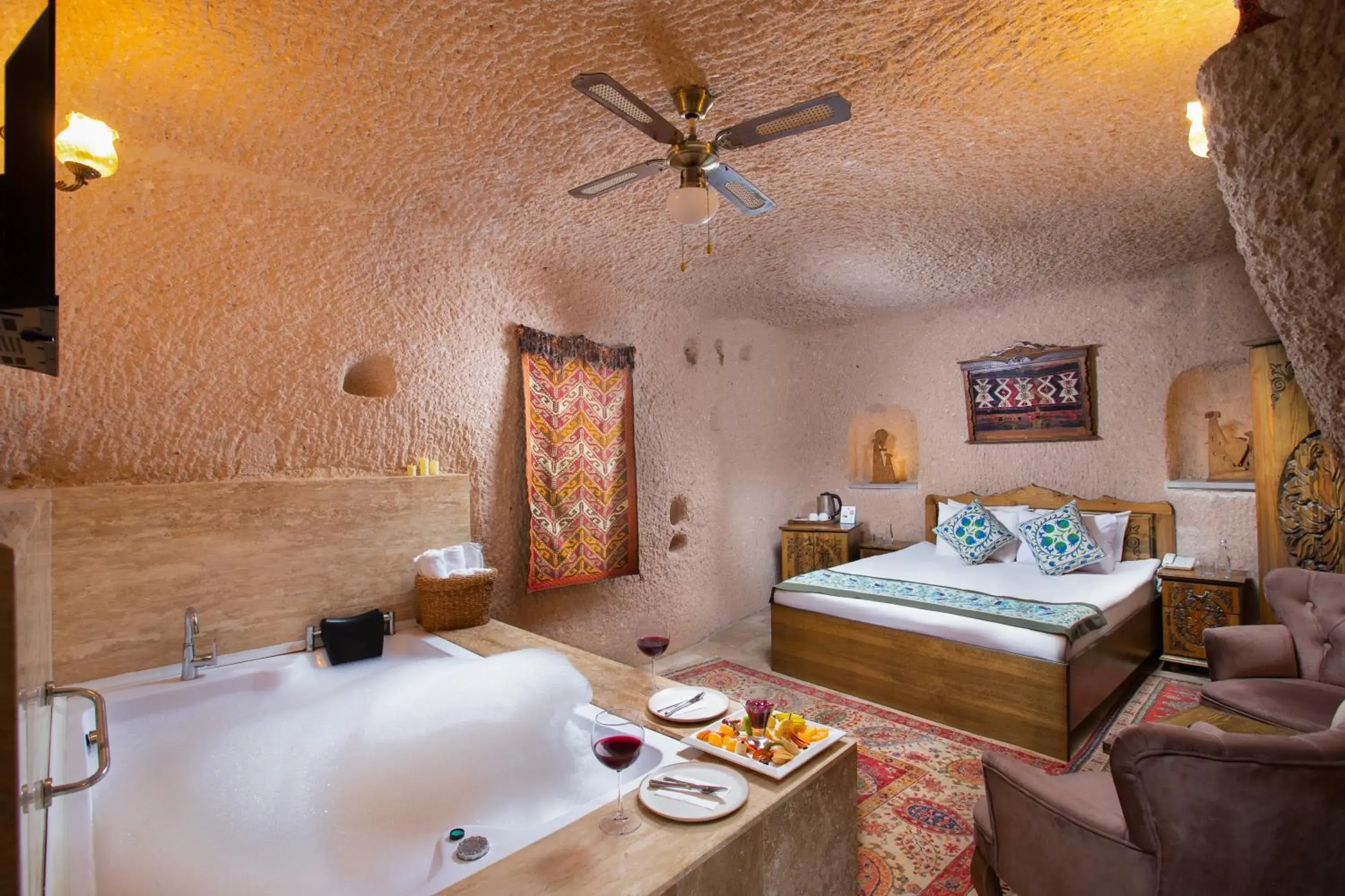 Romantic Cave Suite with Jacuzzi in Simera in Cappadocia - Special Class - Best View Rooftop Romantic Cave Suite with Jacuzzi in Simera in Cappadocia - Special Class - Best View Rooftop