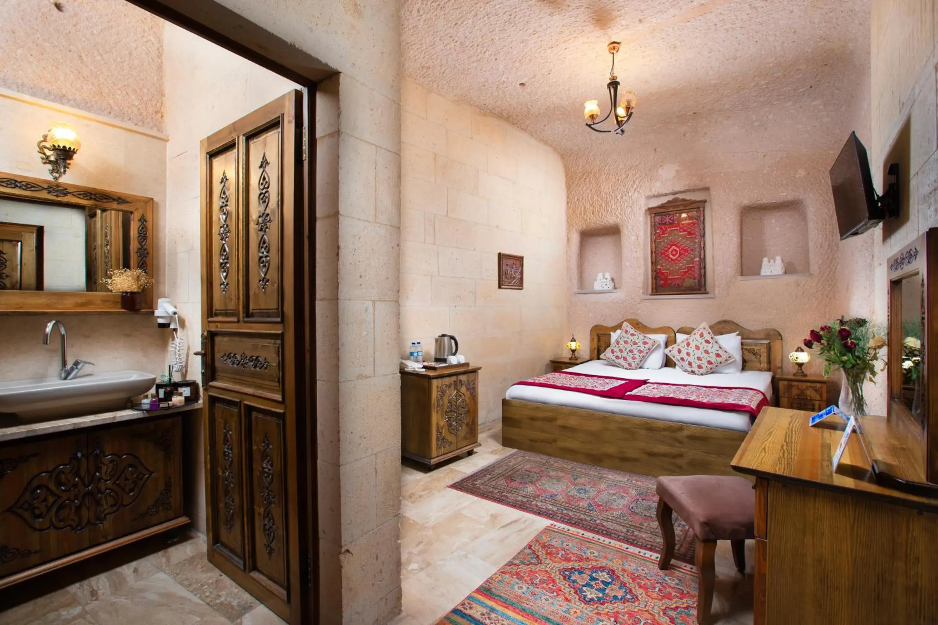 Deluxe Cave Suite in Simera in Cappadocia - Special Class - Best View Rooftop Deluxe Cave Suite in Simera in Cappadocia - Special Class - Best View Rooftop