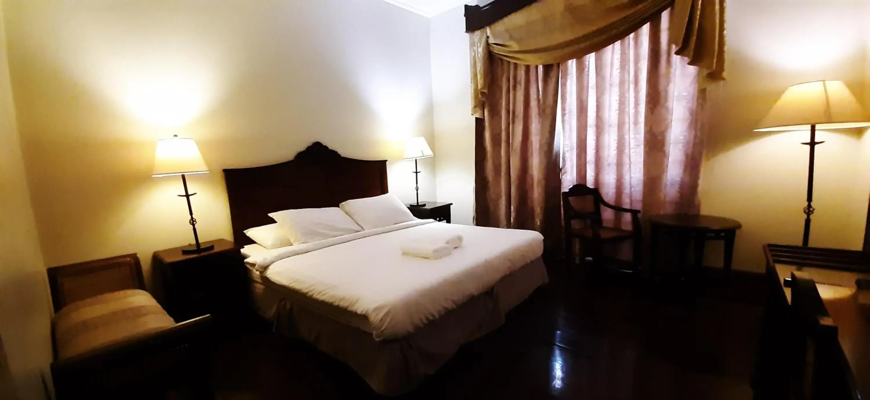 King Room in Hotel Salcedo De Vigan King Room in Hotel Salcedo De Vigan