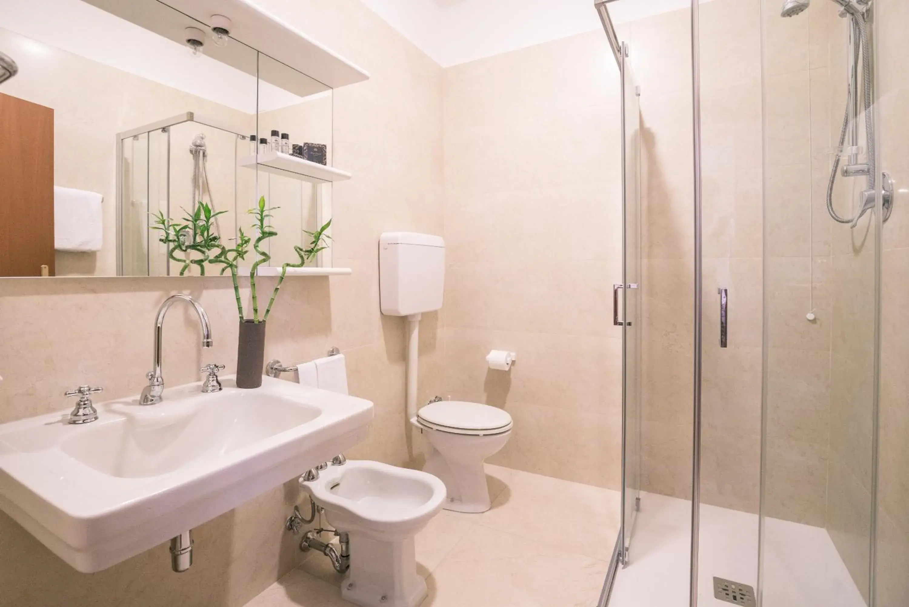 Quadruple Room in Hotel Europa Quadruple Room in Hotel Europa