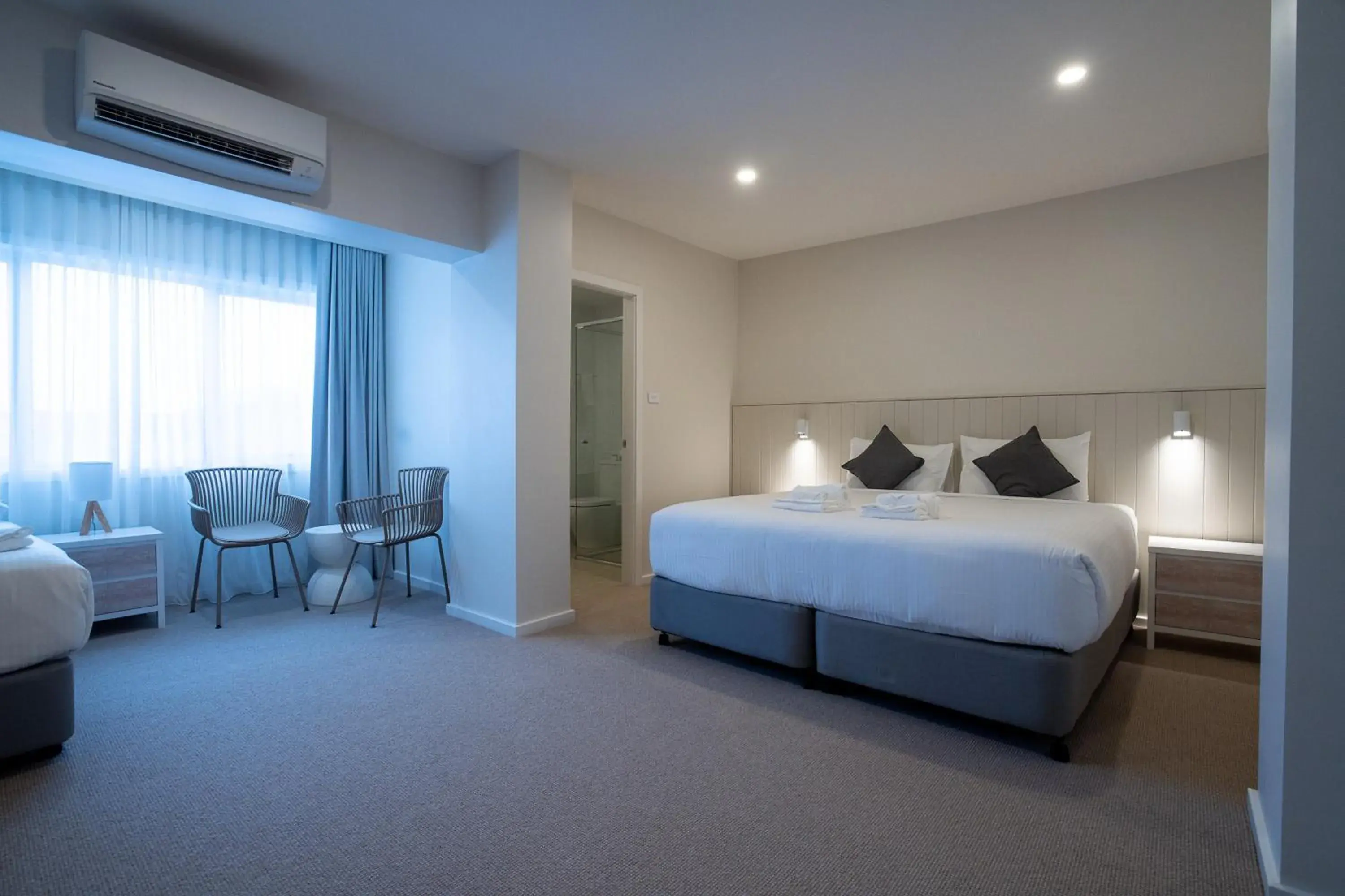 Standard Double or Twin Room in Belmont Hotel Lake Macquarie Standard Double or Twin Room in Belmont Hotel Lake Macquarie