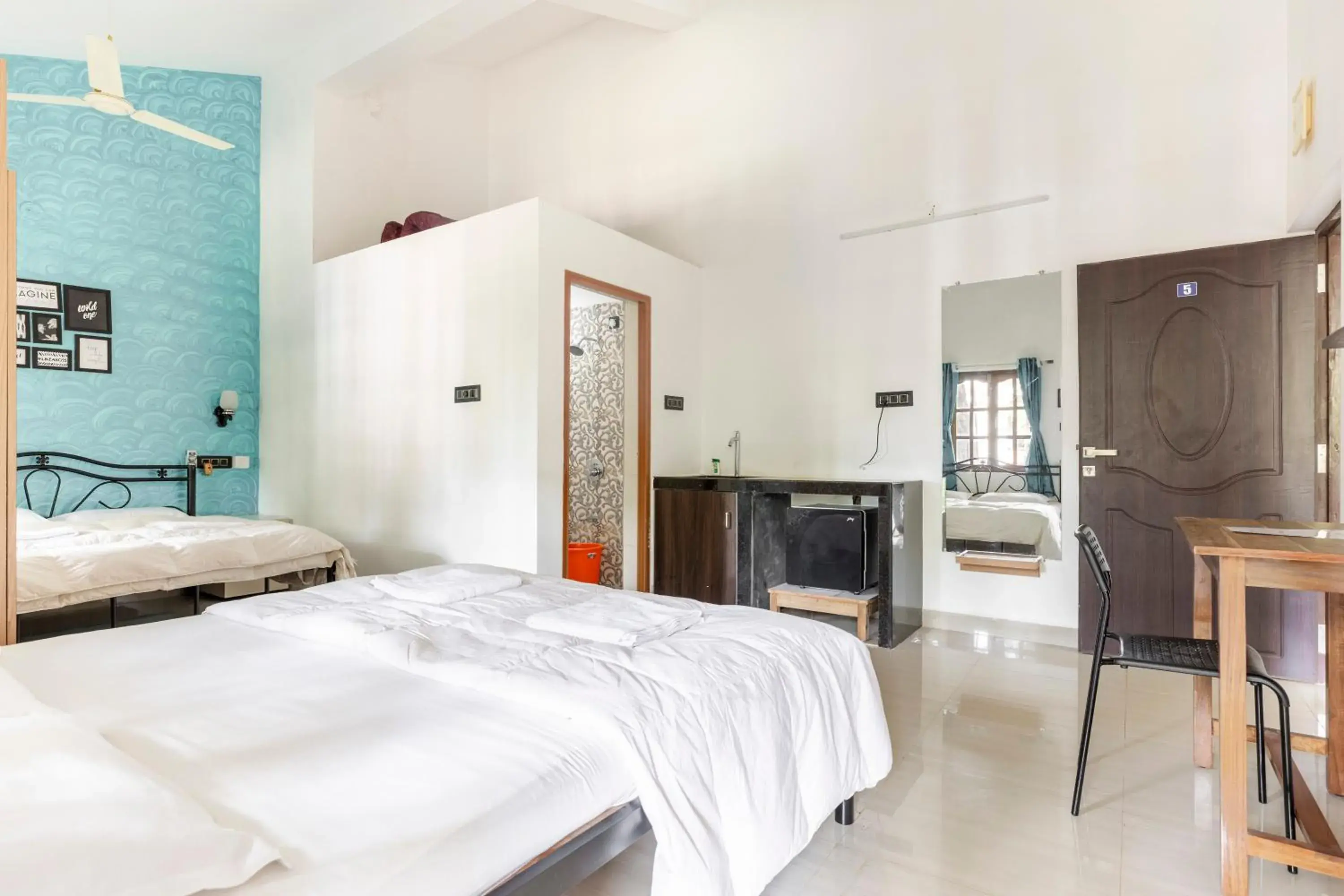 Deluxe Double Room with Balcony in Casa De Mor Room with Pool Deluxe Double Room with Balcony in Casa De Mor Room with Pool