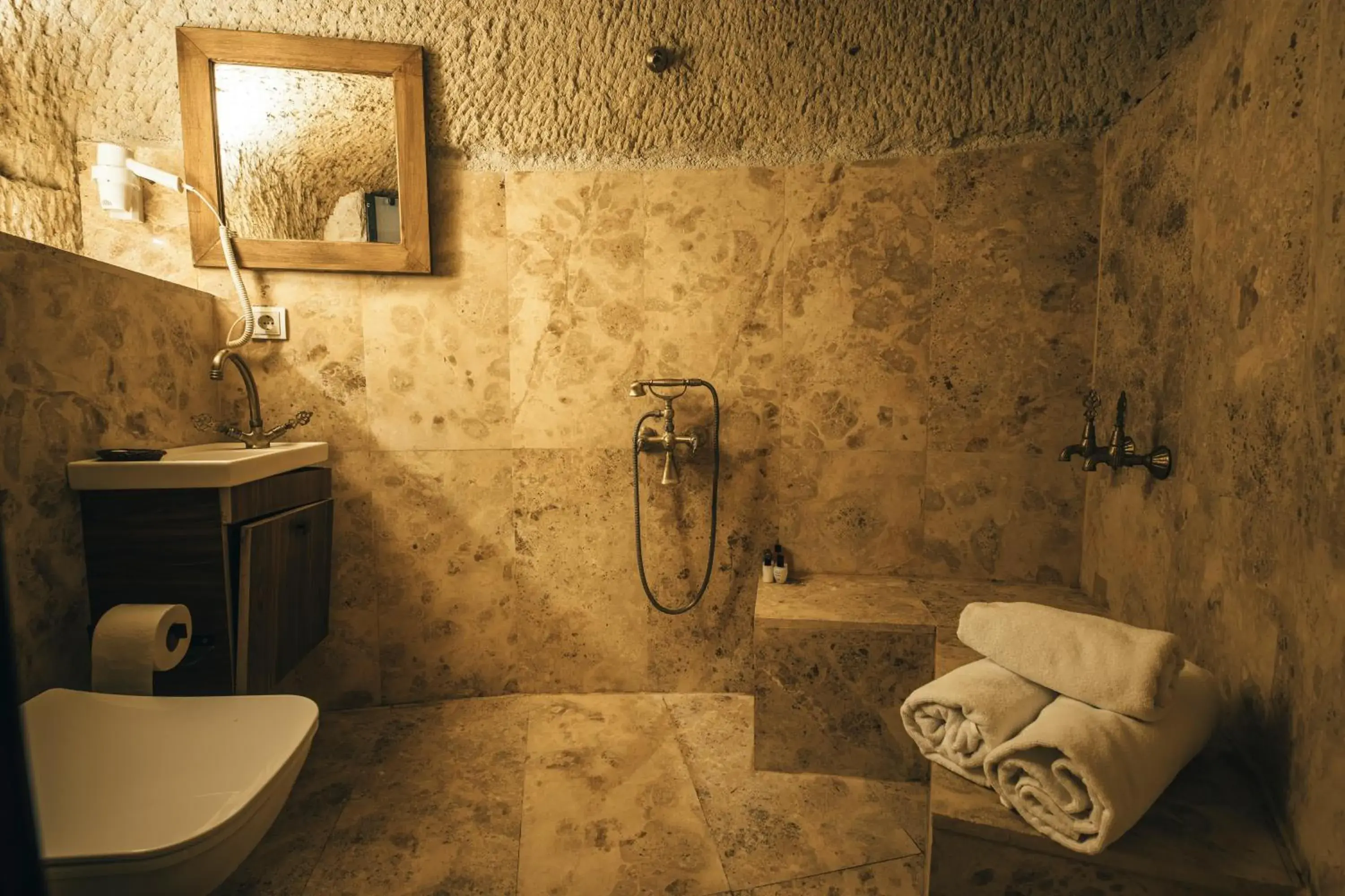 King Suite in Saliche Cave Suite King Suite in Saliche Cave Suite