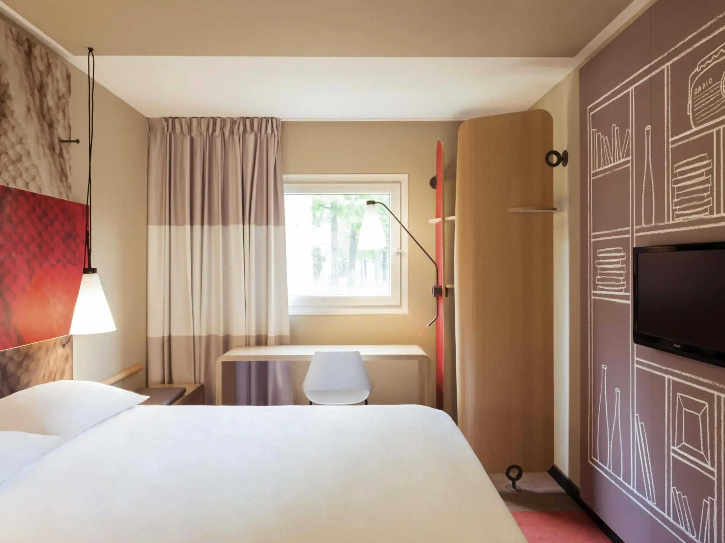 Standard Double Room in Ibis Saint Étienne - La Terrasse Standard Double Room in Ibis Saint Étienne - La Terrasse