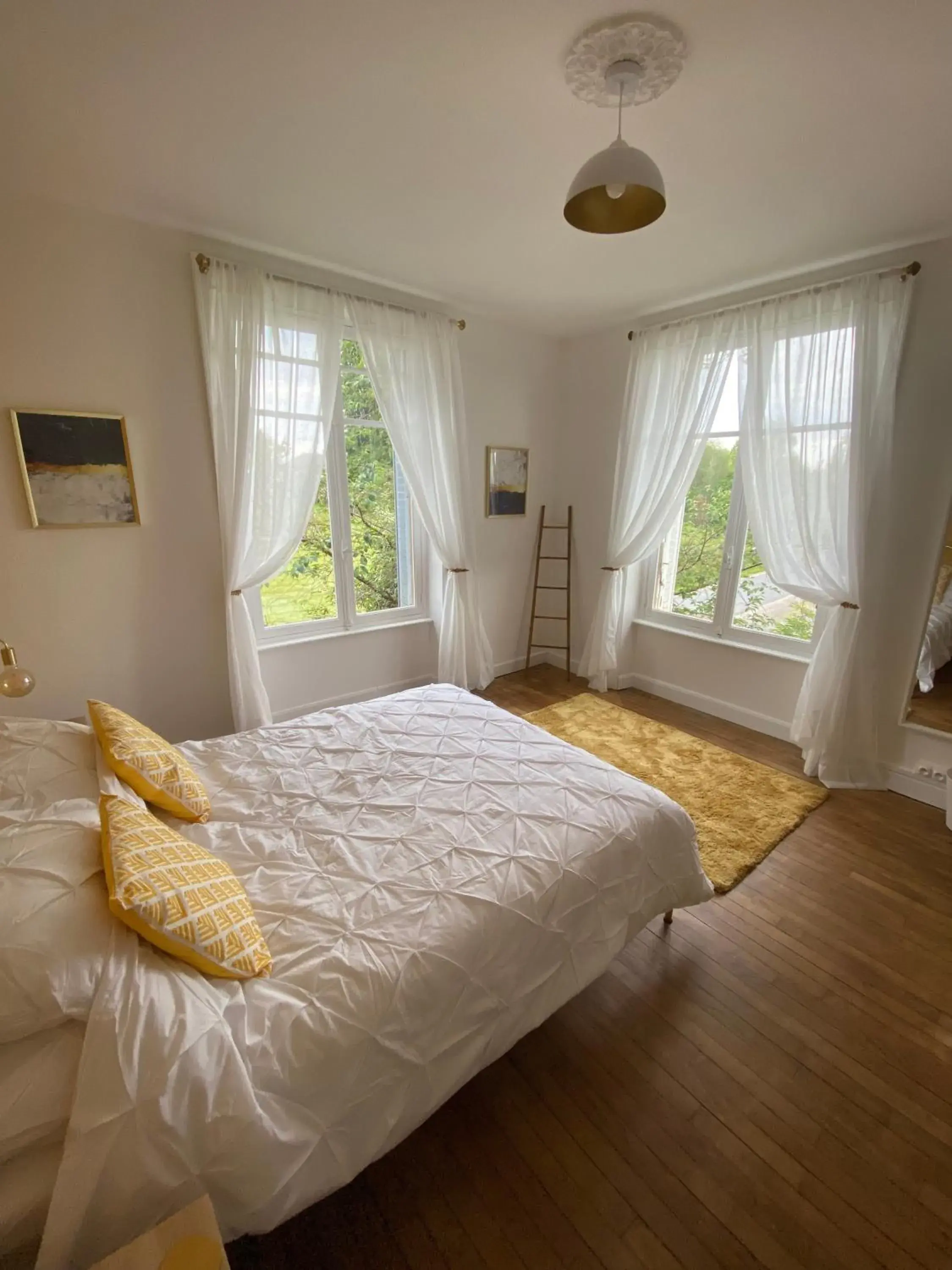 King Room with Garden View - single occupancy in Maison de Montgibaud King Room with Garden View - single occupancy in Maison de Montgibaud