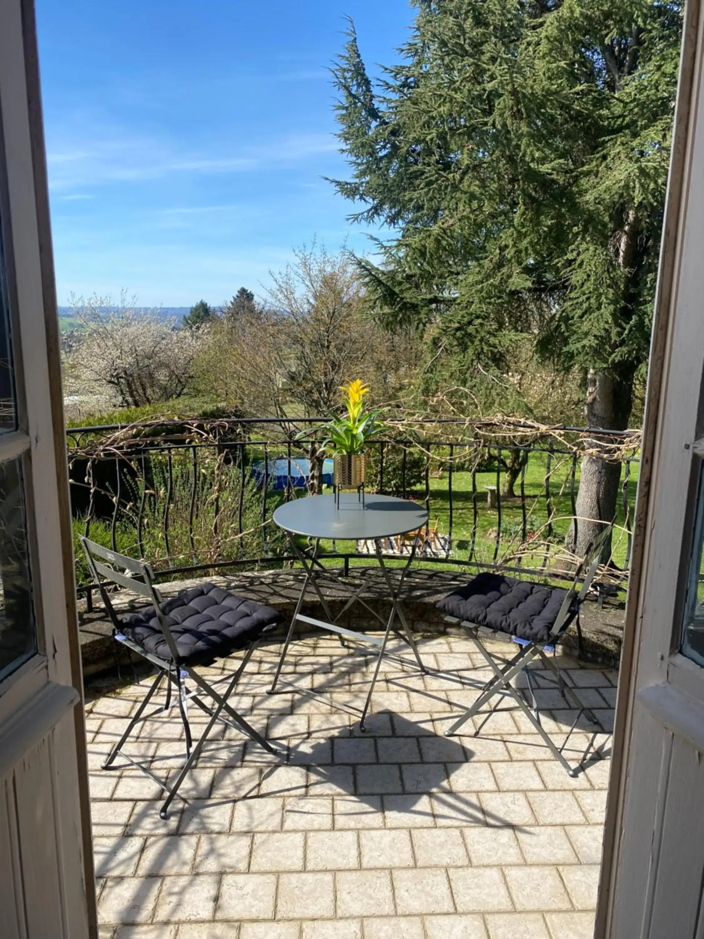 King Room with Balcony in Maison de Montgibaud King Room with Balcony in Maison de Montgibaud
