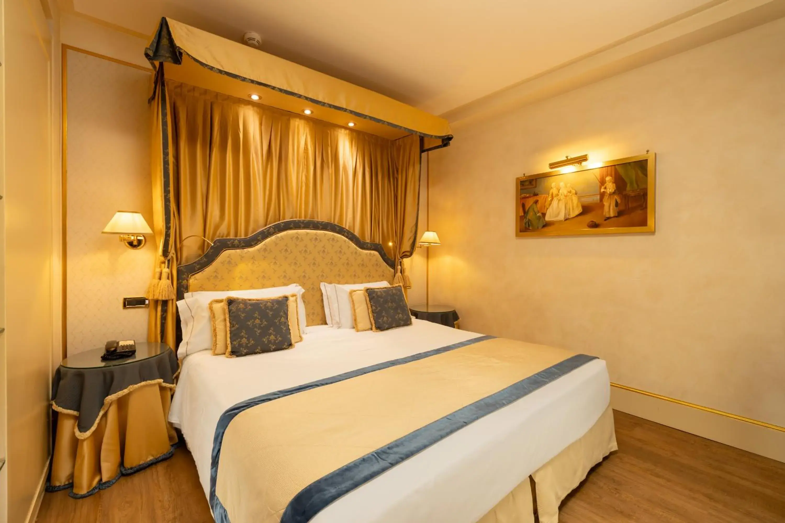 Deluxe Suite in Hotel A La Commedia Deluxe Suite in Hotel A La Commedia