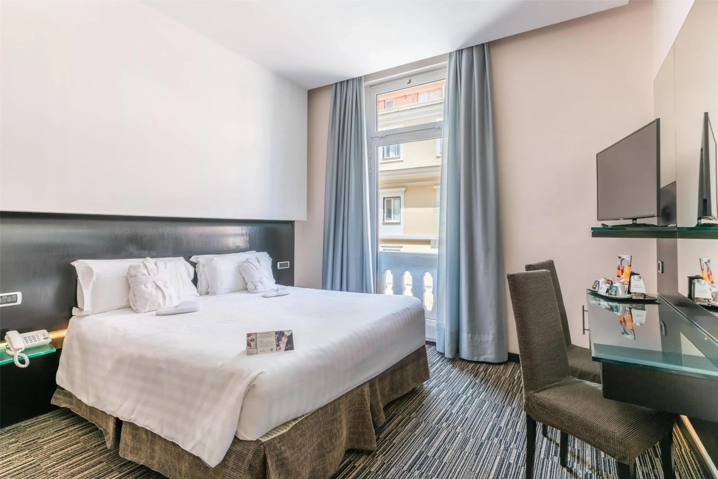 Comfort King Room - single occupancy in Best Western Plus Hotel Universo Comfort King Room - single occupancy in Best Western Plus Hotel Universo