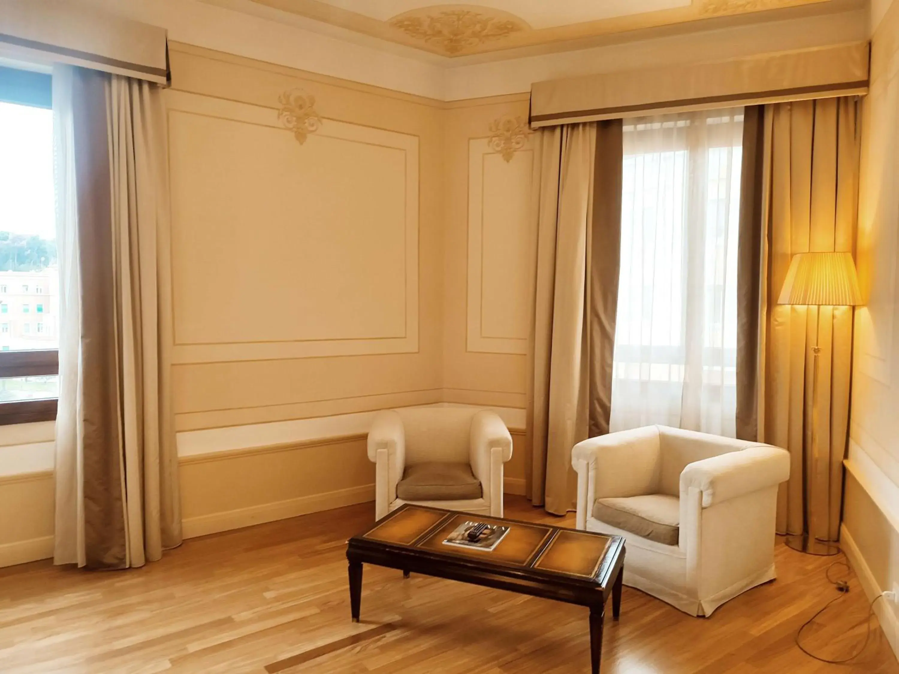 Suite in Radisson Blu GHR Rome Suite in Radisson Blu GHR Rome