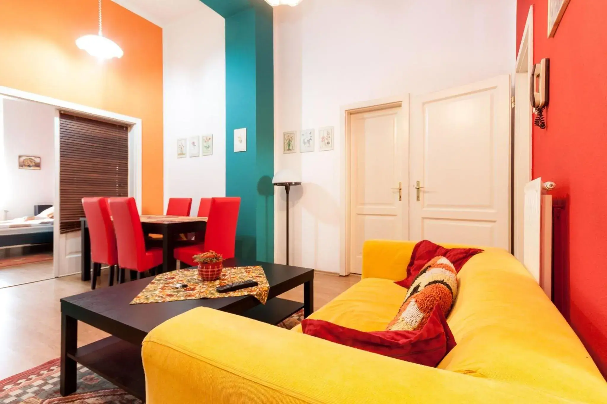 Vibrant 3 Bedroom Apartment In The Pulsing Heart Of Budapest Vibrant 3 Bedroom Apartment In The Pulsing Heart Of Budapest