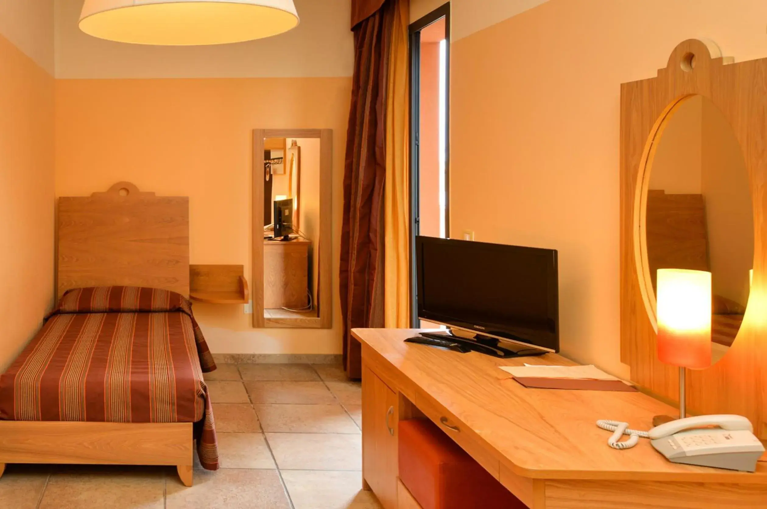 Single Room in Il Tabacchificio Hotel Single Room in Il Tabacchificio Hotel