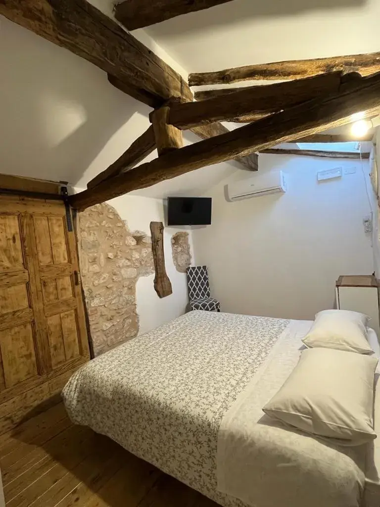 Double Room with Private Bathroom - single occupancy in DOMUS VELA Double Room with Private Bathroom - single occupancy in DOMUS VELA