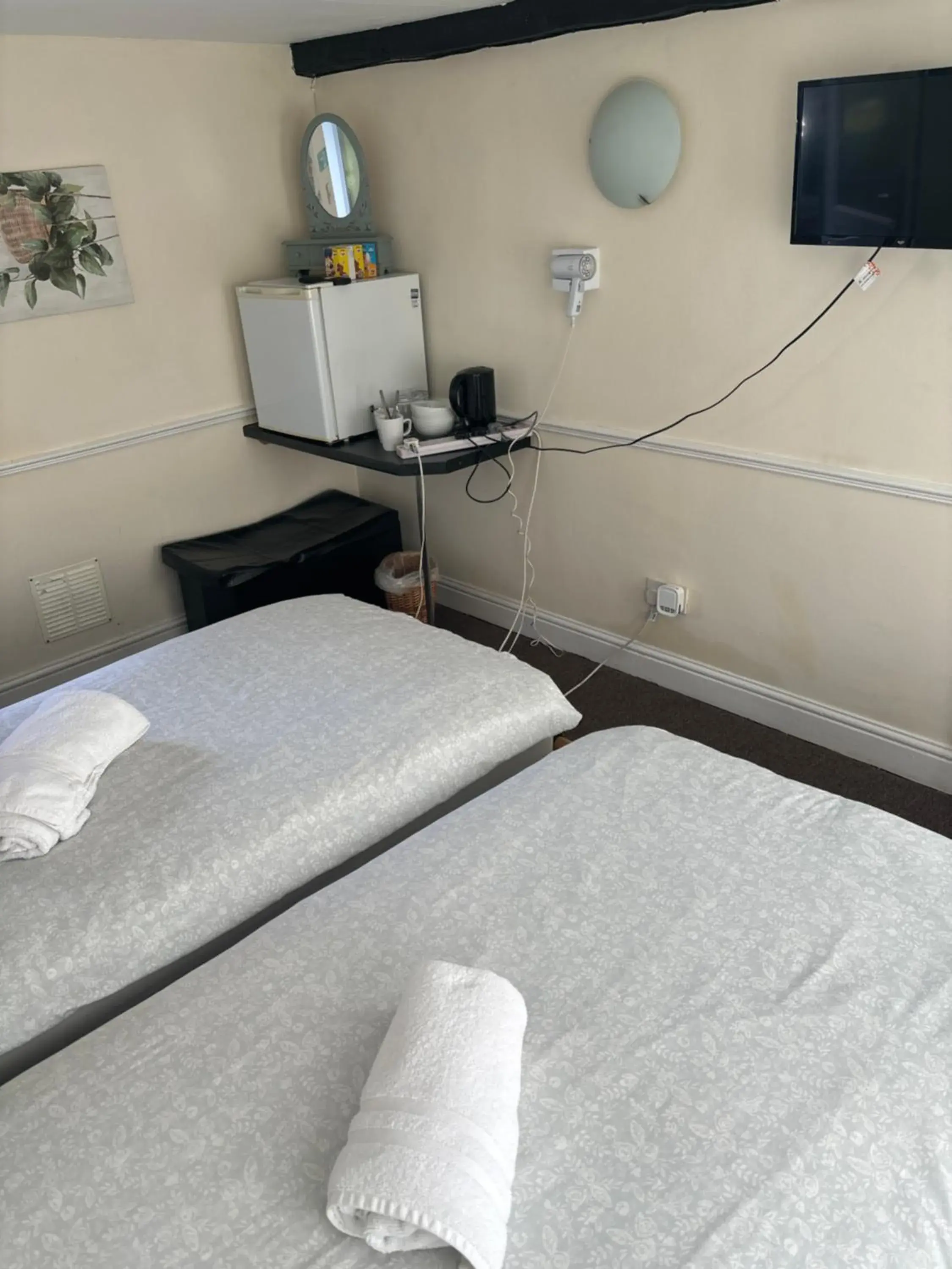 Budget Twin Room in The Red Lion Great Offley Budget Twin Room in The Red Lion Great Offley