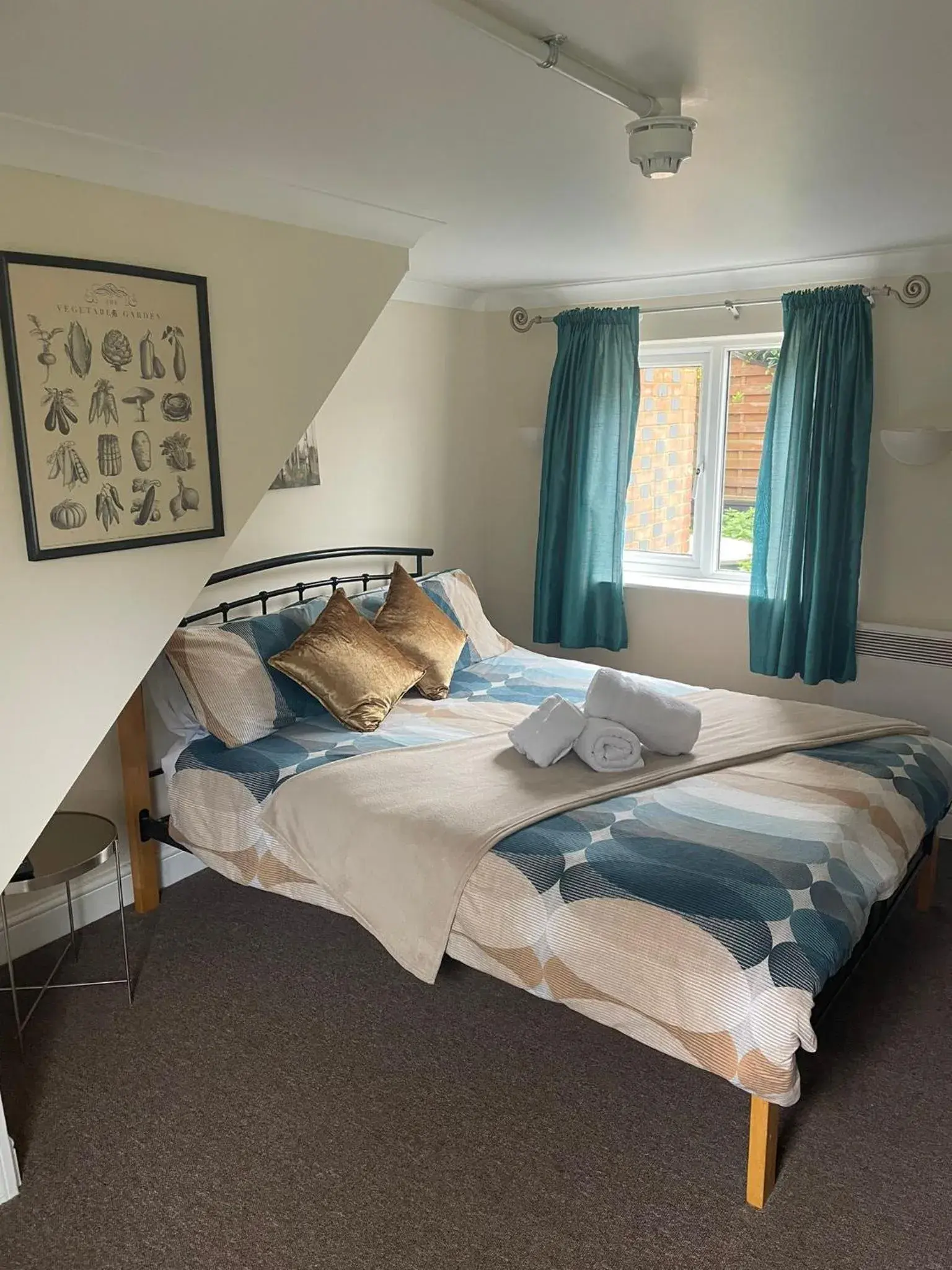 Budget Double Room in The Red Lion Great Offley Budget Double Room in The Red Lion Great Offley