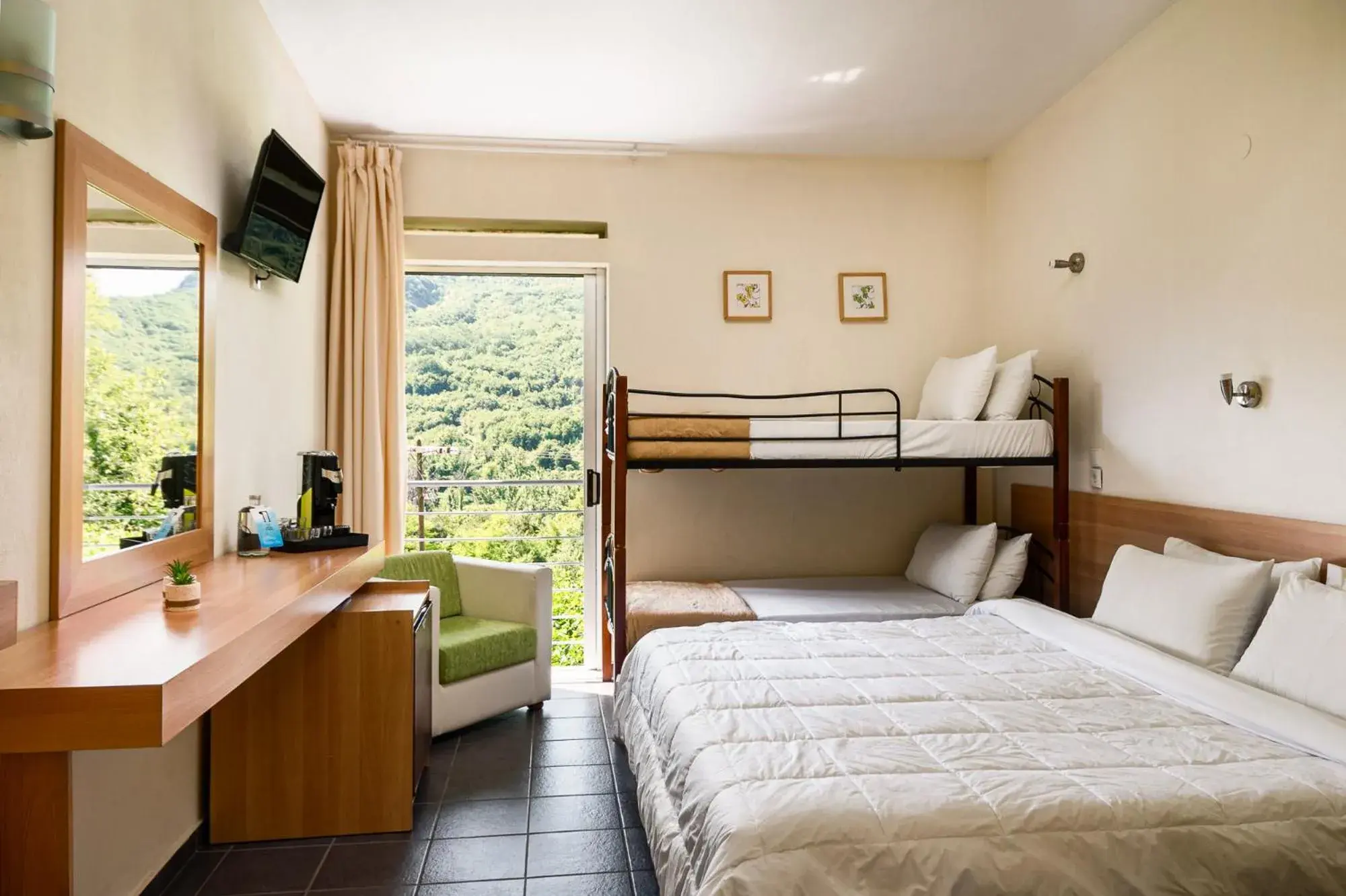 Family Room - single occupancy in Gefiri Plakas Hotel, Tzoumerka Family Room - single occupancy in Gefiri Plakas Hotel, Tzoumerka