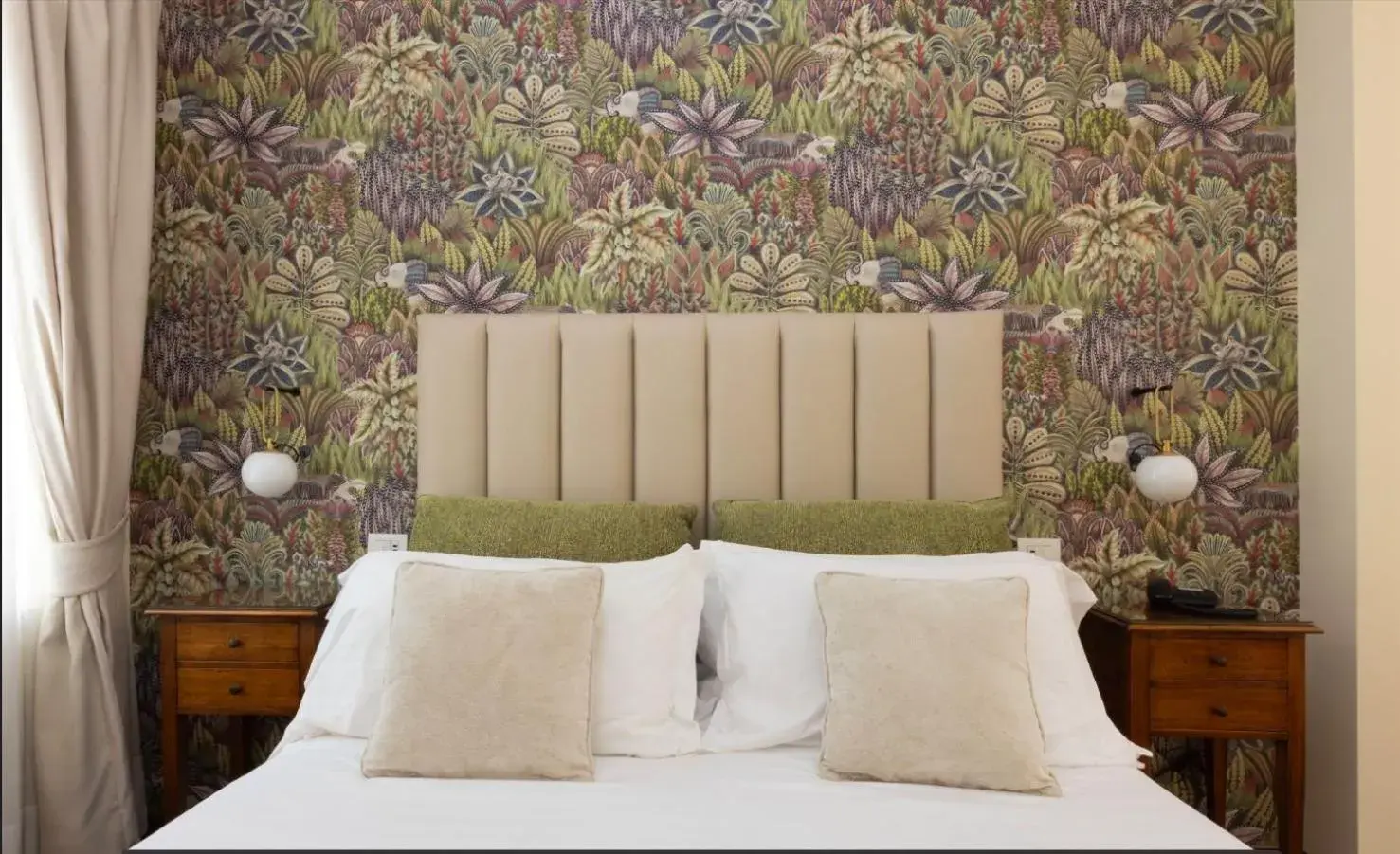 King Room with Pool View in Relais Villa Savarese King Room with Pool View in Relais Villa Savarese