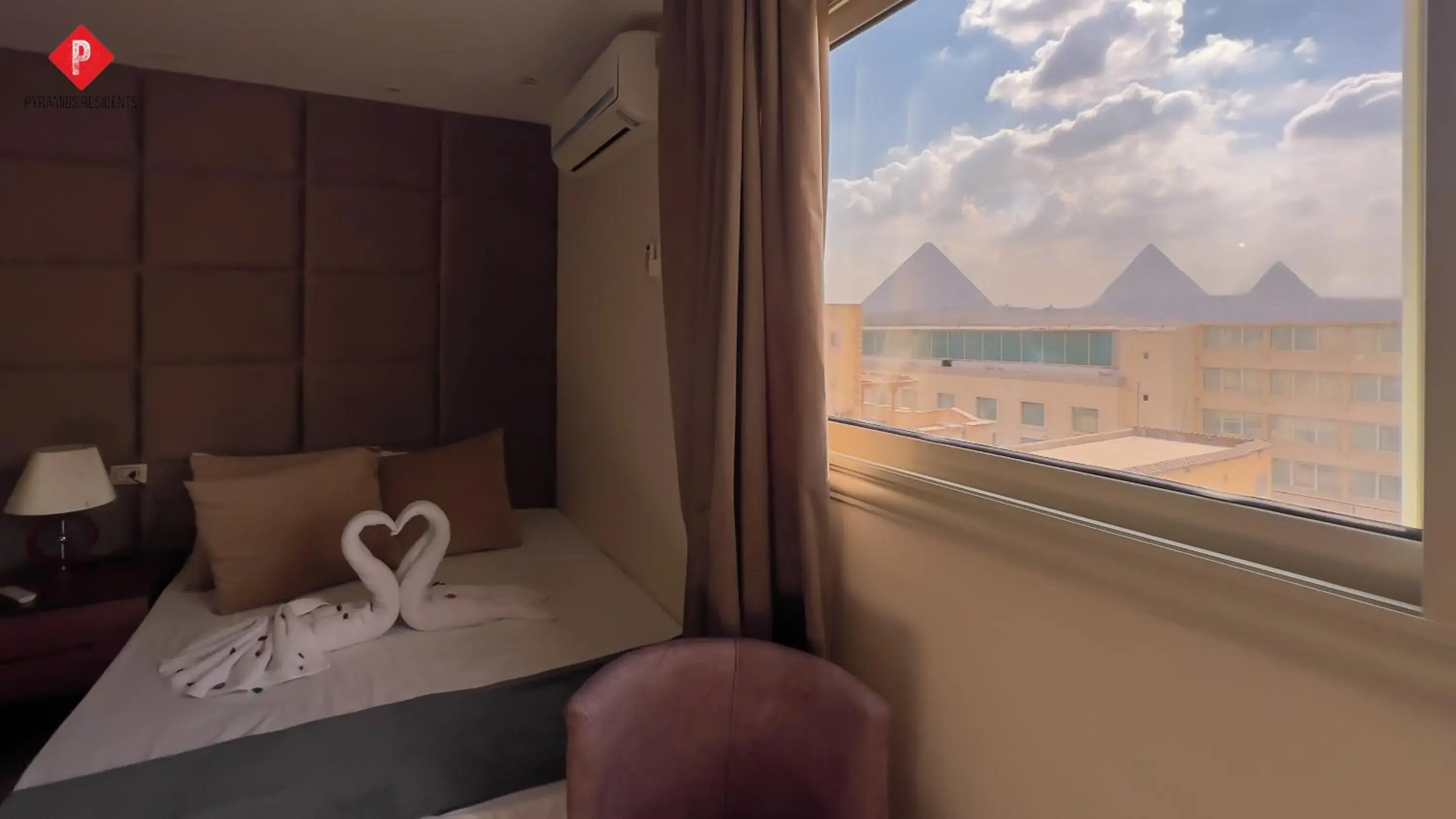 Jacuzzi Suite with Pyramids View - single occupancy in Pyramids View Guest House Jacuzzi Suite with Pyramids View - single occupancy in Pyramids View Guest House