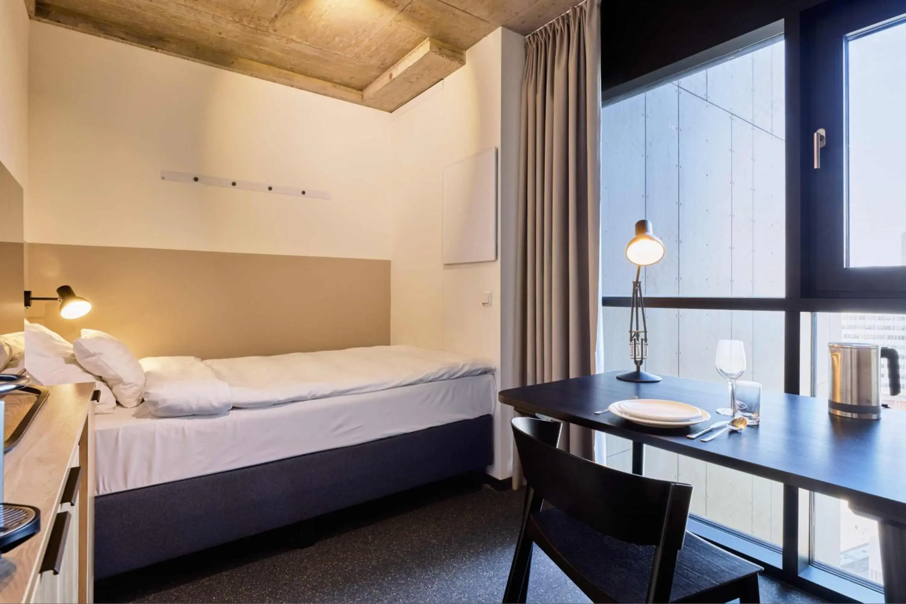 Bronze Studio in District Living Bronze Studio in District Living