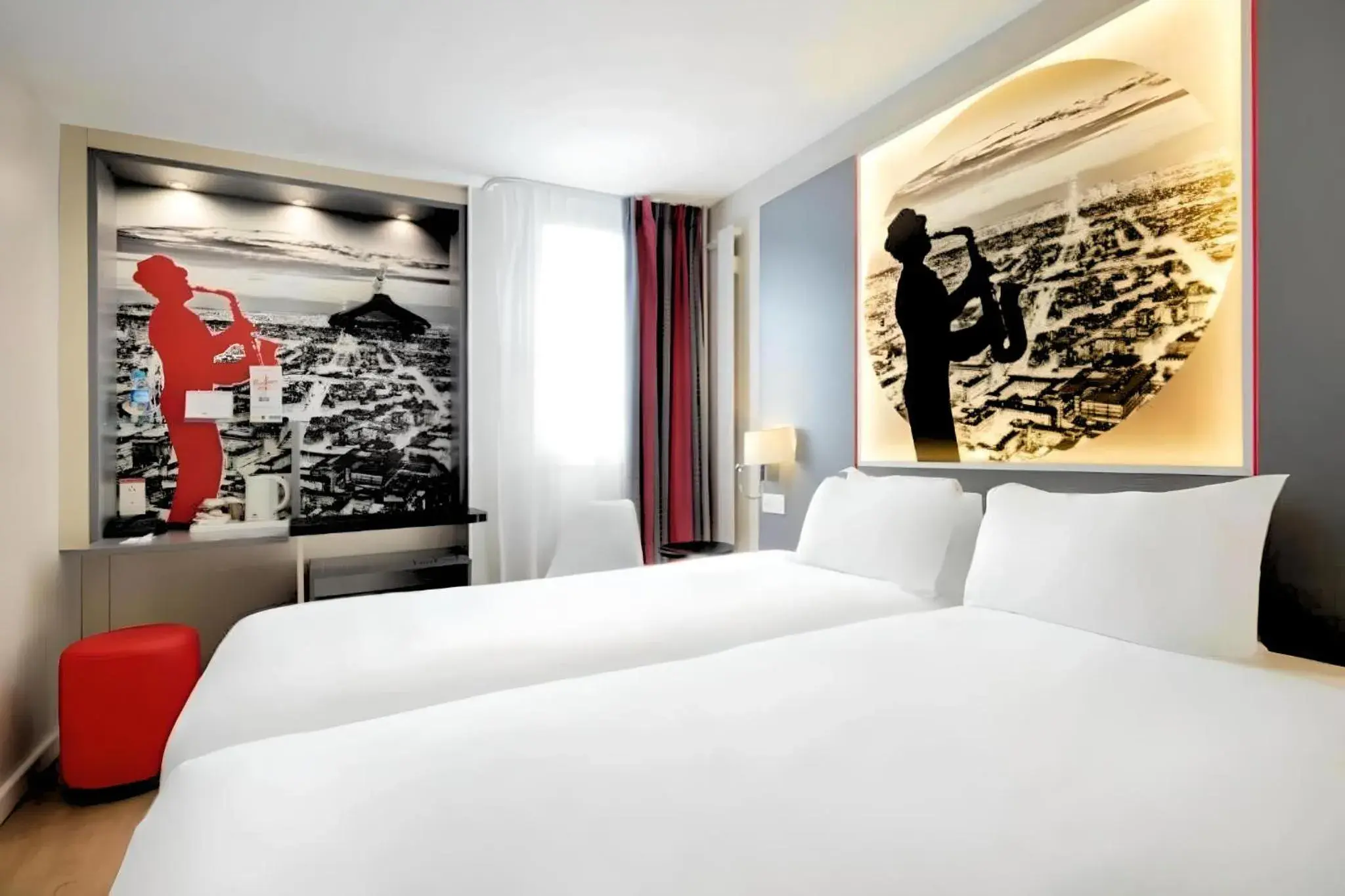 Twin Room - Disability Access in Hotel Inn Paris Nord Porte de Saint Ouen Twin Room - Disability Access in Hotel Inn Paris Nord Porte de Saint Ouen