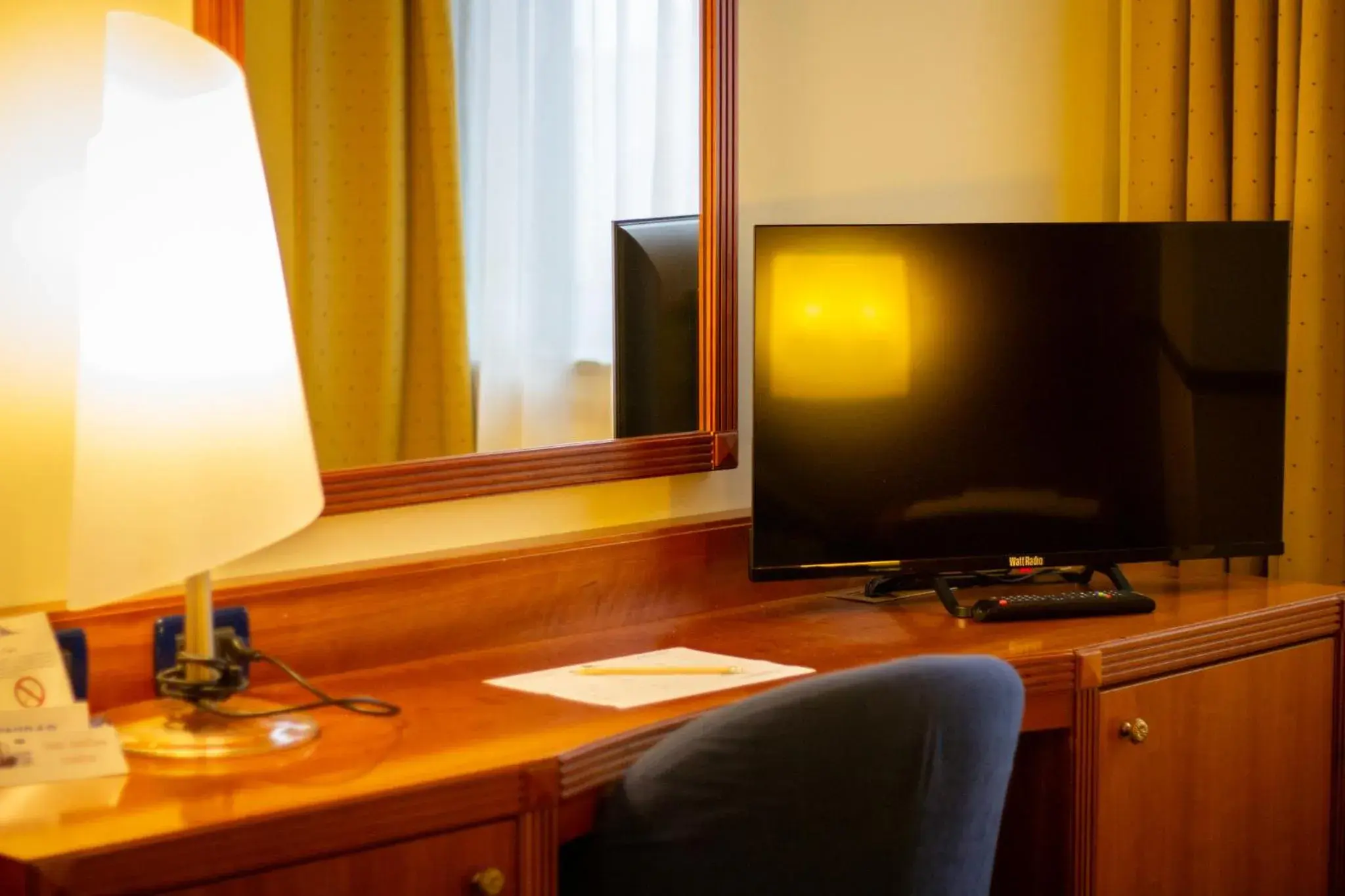 Small Double Room with Extra Bed in Pacific Hotel Fortino Small Double Room with Extra Bed in Pacific Hotel Fortino