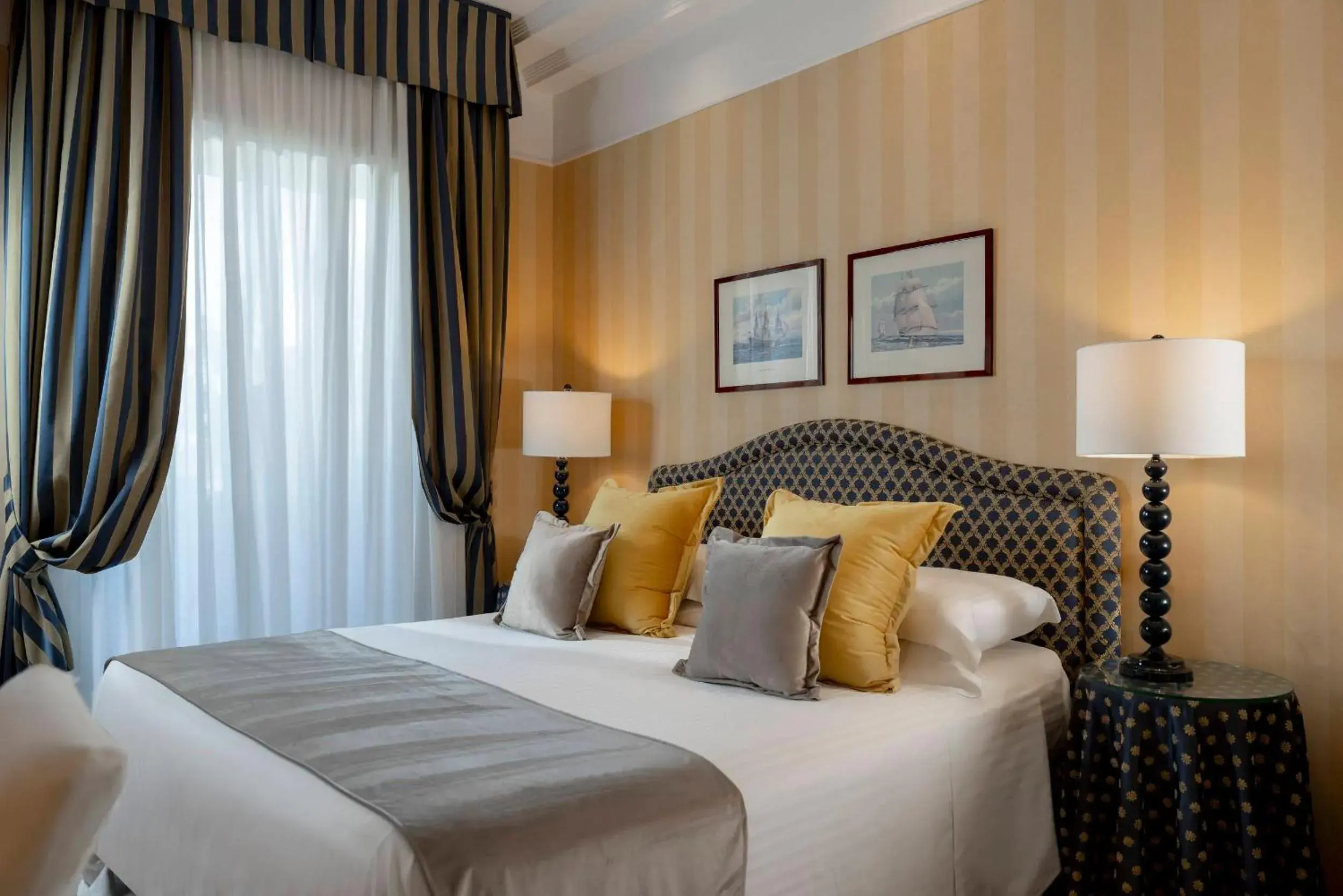 Superior Room with Side Sea View - single occupancy in Hotel Lungomare Superior Room with Side Sea View - single occupancy in Hotel Lungomare