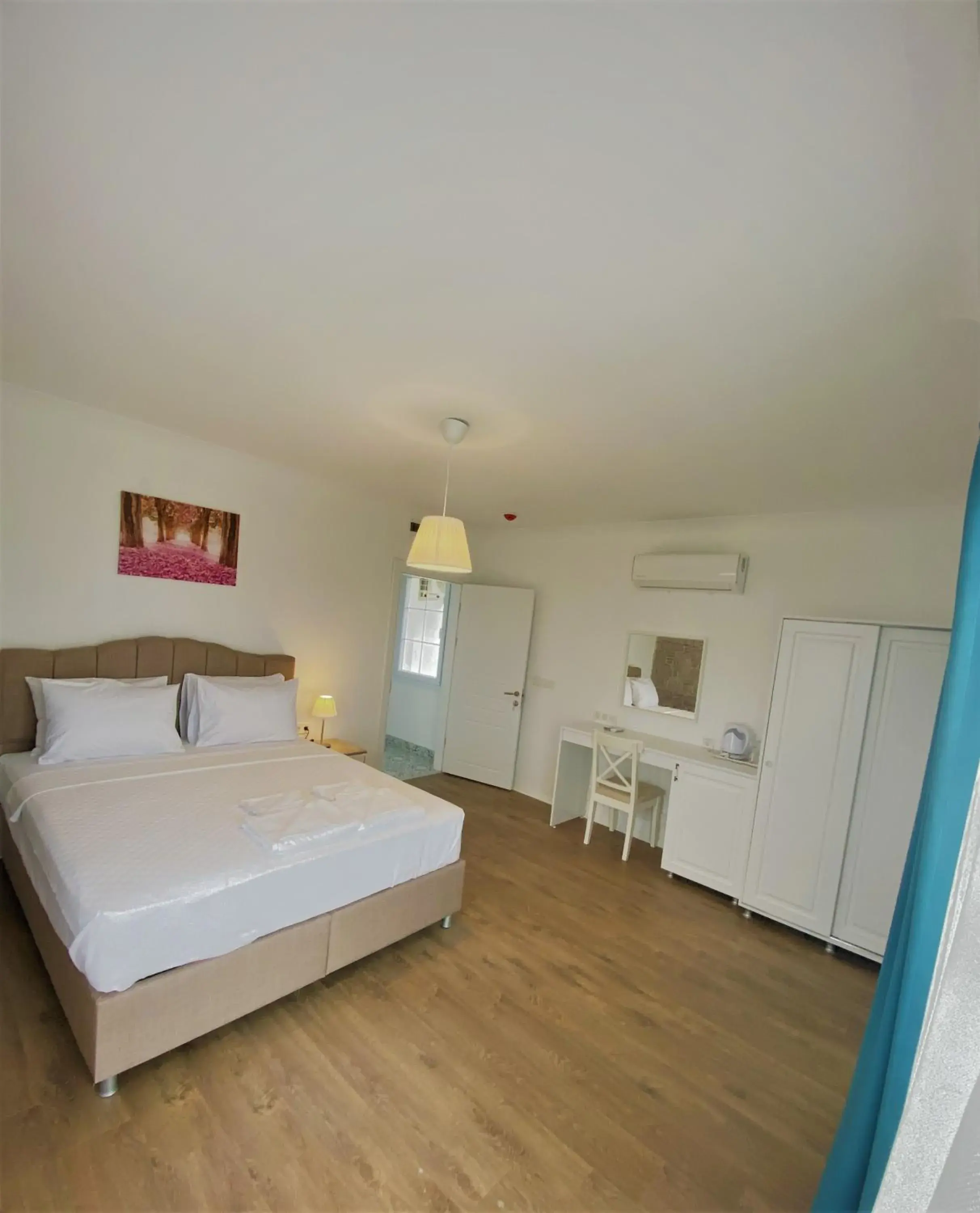 Deluxe Double Room with Sea View in Cunda Kordon Otel Deluxe Double Room with Sea View in Cunda Kordon Otel