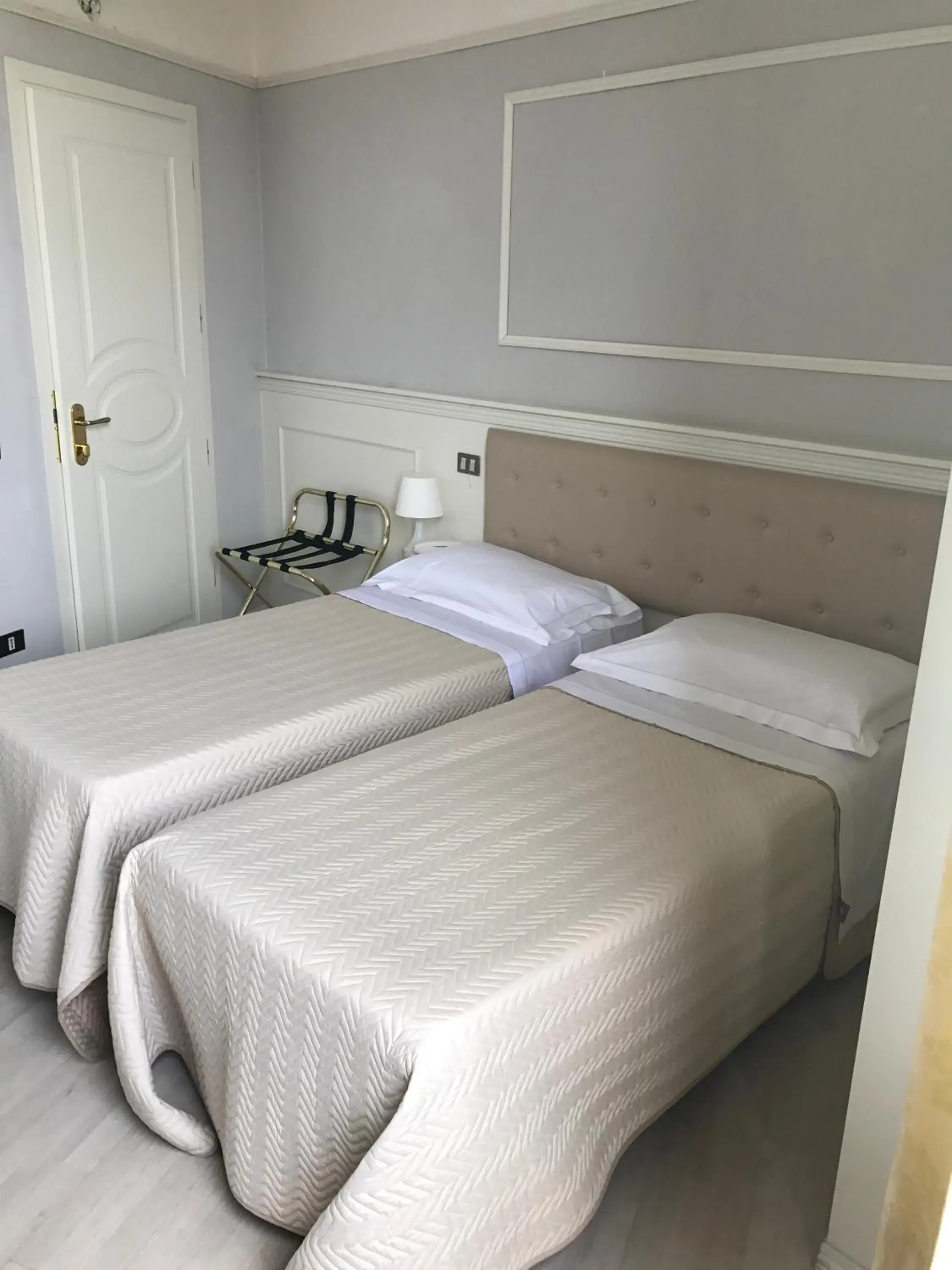 Twin Room in Hotel Ariston Twin Room in Hotel Ariston