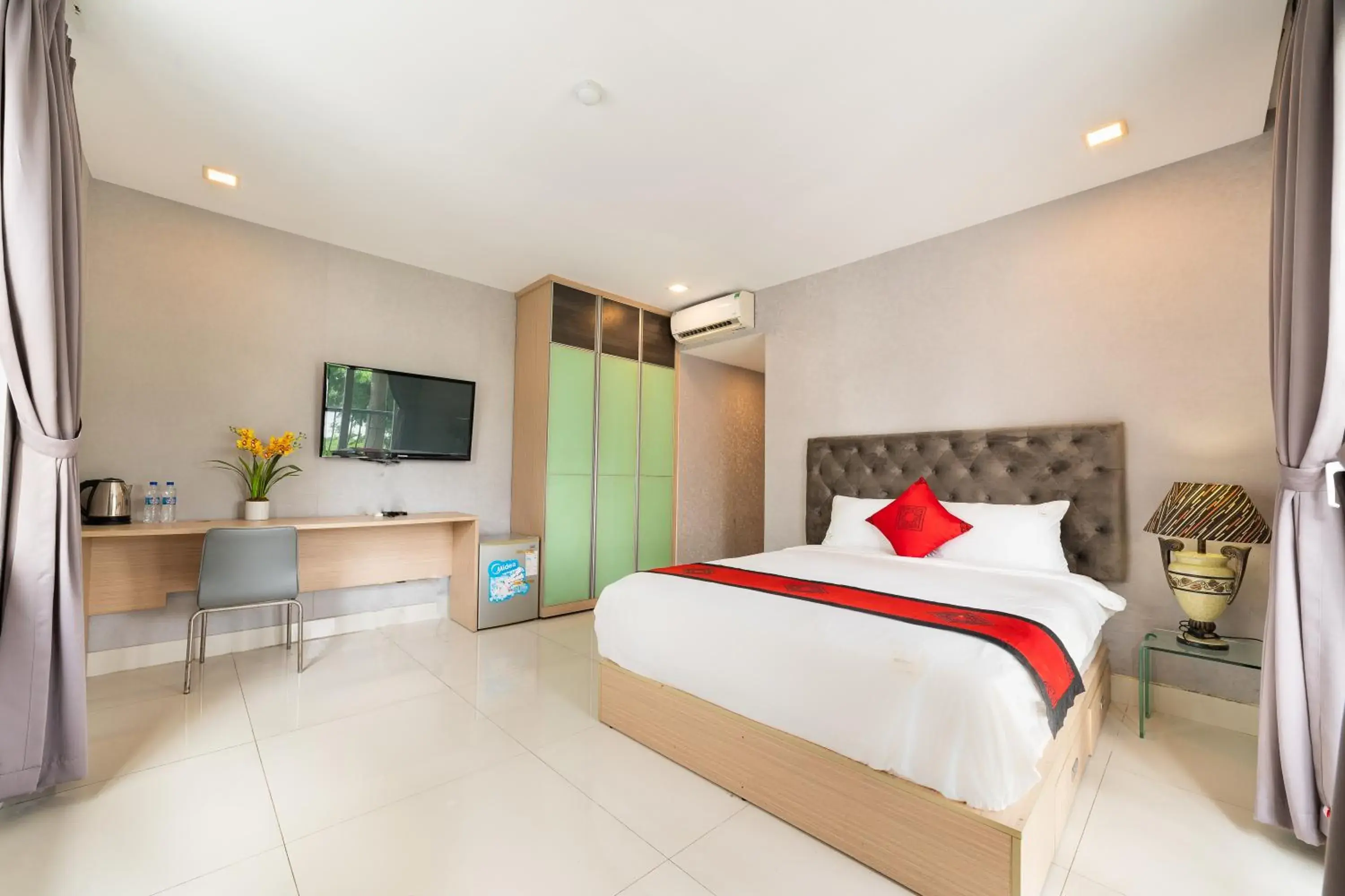 Standard Double Suite in Collection O Sunshine Garden Hotel - Near SECC Standard Double Suite in Collection O Sunshine Garden Hotel - Near SECC