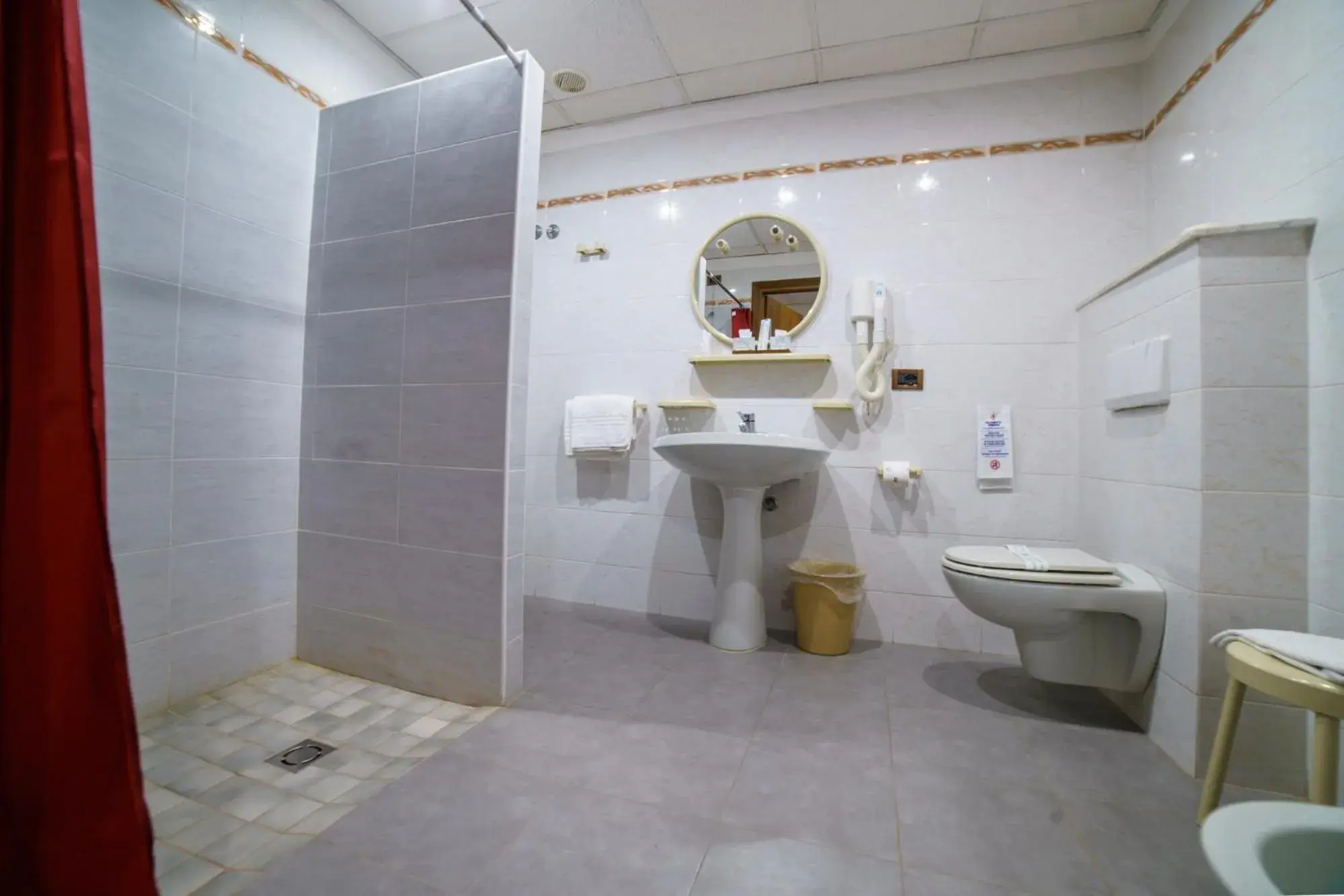 Standard Double or Twin Room in Hotel Lago Bin Standard Double or Twin Room in Hotel Lago Bin