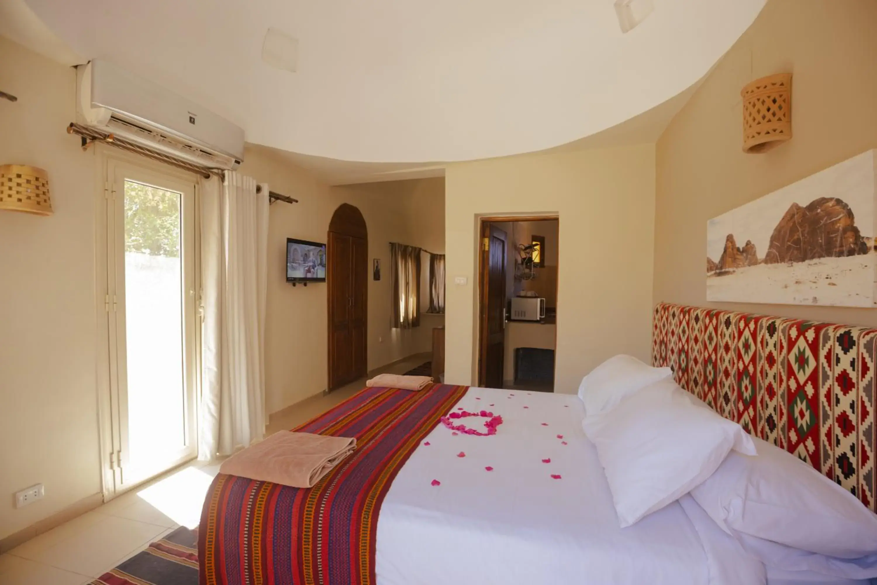 Two-Bedroom Chalet in The Bedouin Moon Two-Bedroom Chalet in The Bedouin Moon