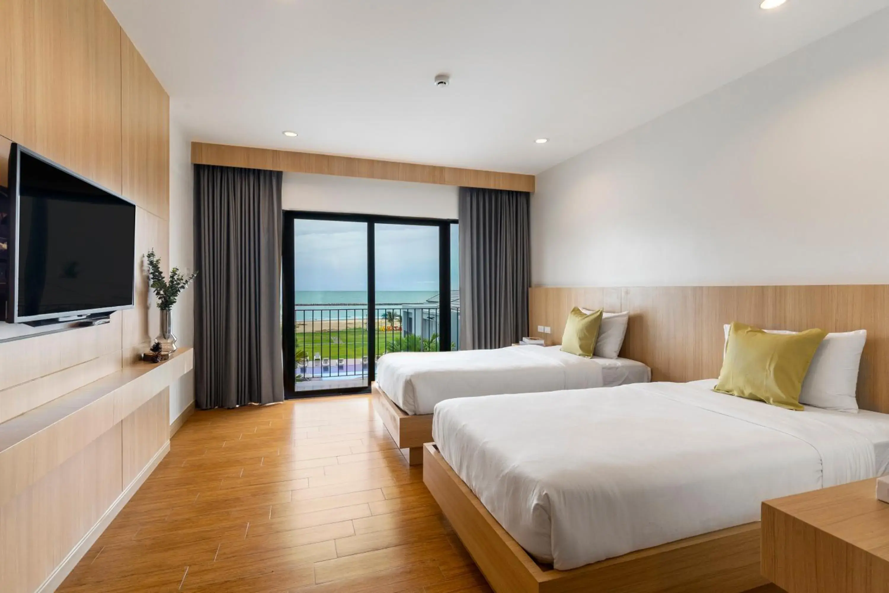 Deluxe Double Room with Balcony and Sea View in HATCHAO HERITAGE BEACH FRONT RESORT Deluxe Double Room with Balcony and Sea View in HATCHAO HERITAGE BEACH FRONT RESORT
