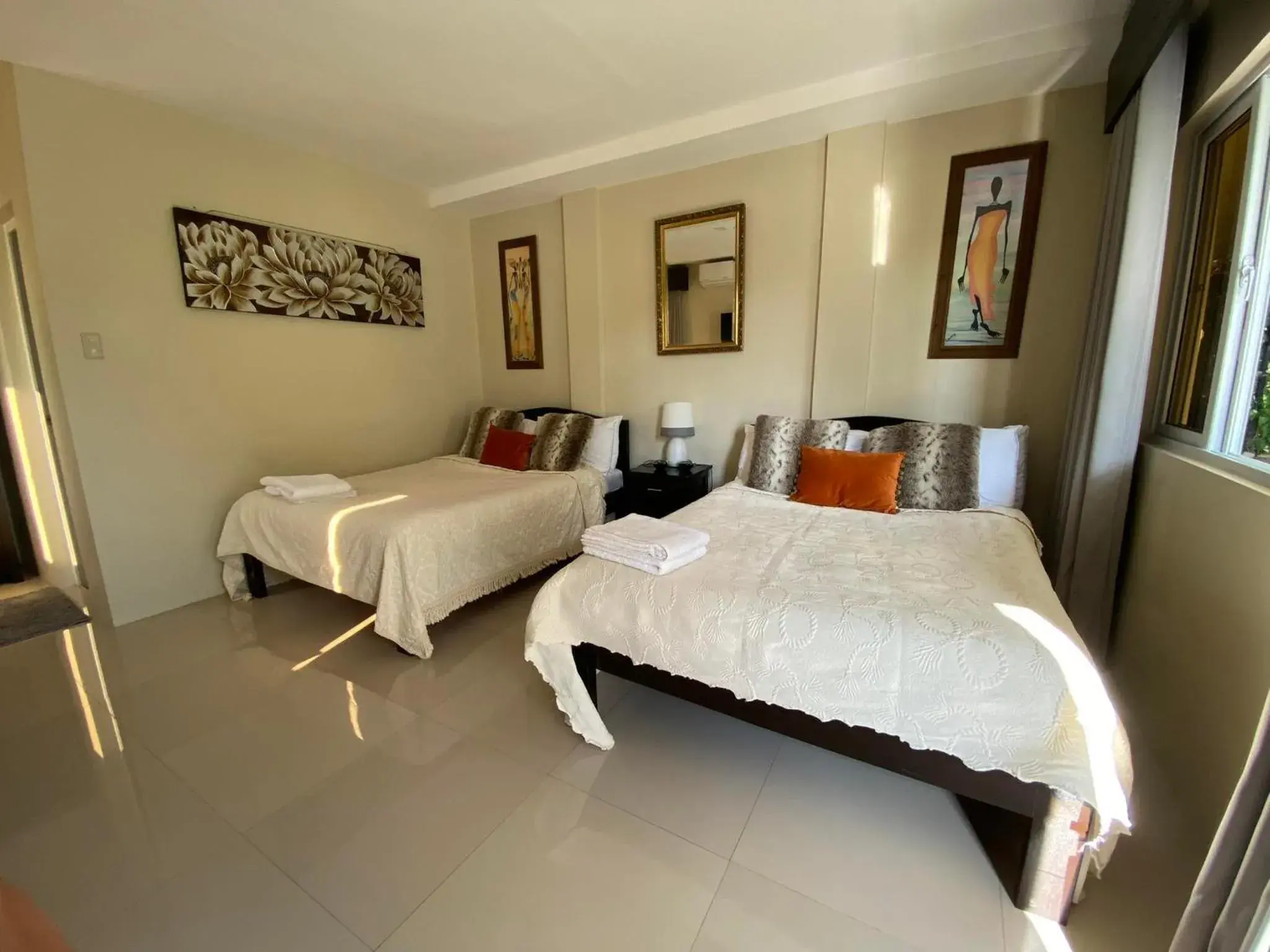 Luxury Quadruple Room in Casa Cecilia Hotel Luxury Quadruple Room in Casa Cecilia Hotel