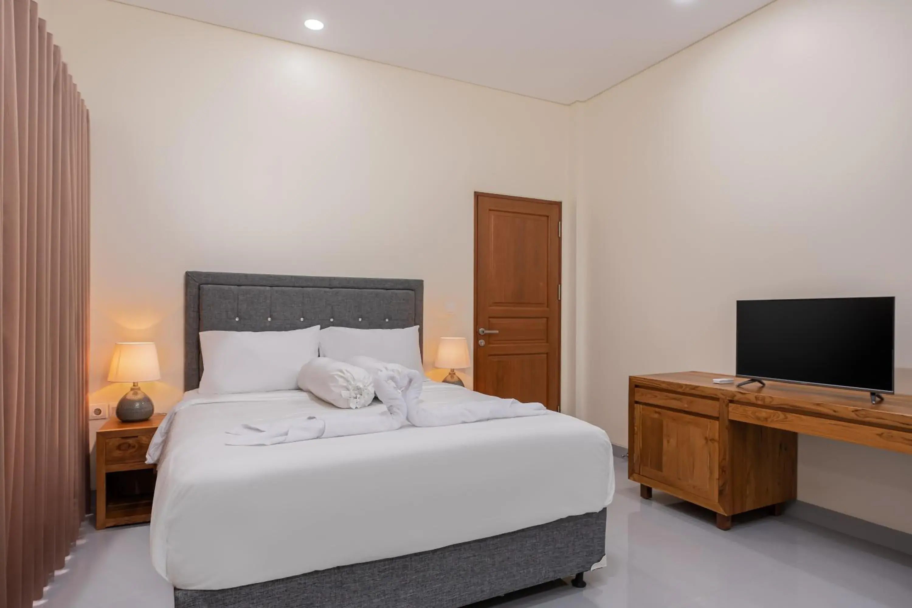 Small Double Room in Cove Griya Elite I Small Double Room in Cove Griya Elite I