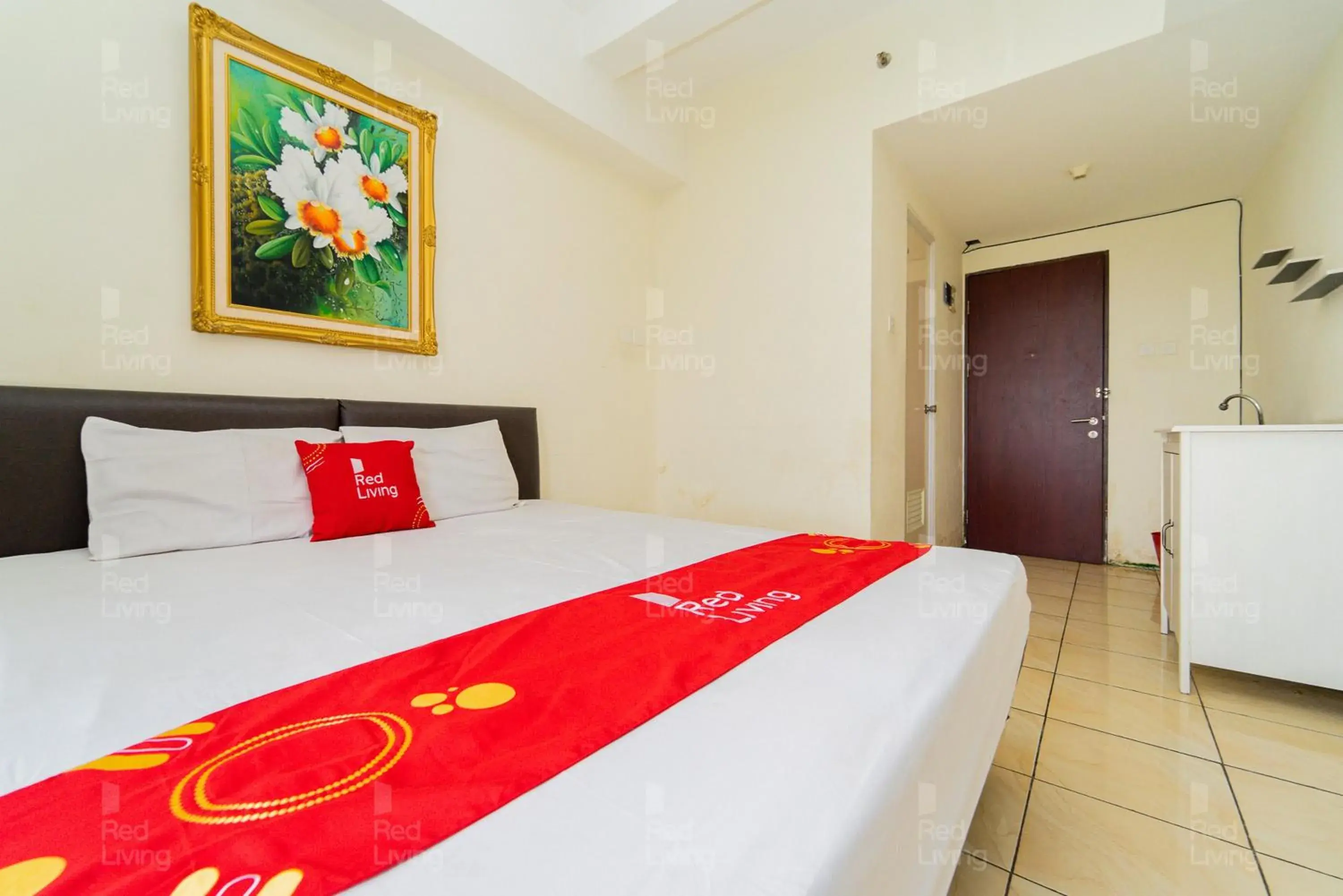 Studio in RedLiving Apartemen Tamansari Panoramic - Santuy Agency Lobby P1 9 Studio in RedLiving Apartemen Tamansari Panoramic - Santuy Agency Lobby P1 9