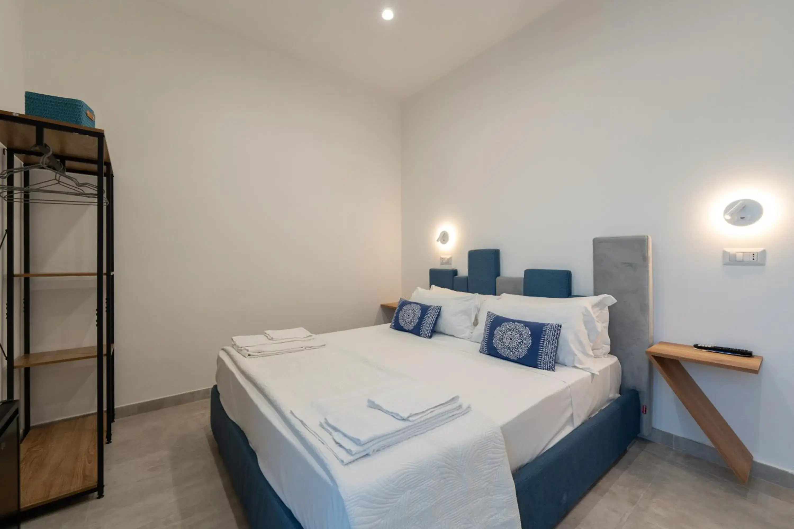 Double Room with Balcony and Sea View - single occupancy in Baia Flegrea Meublè Double Room with Balcony and Sea View - single occupancy in Baia Flegrea Meublè