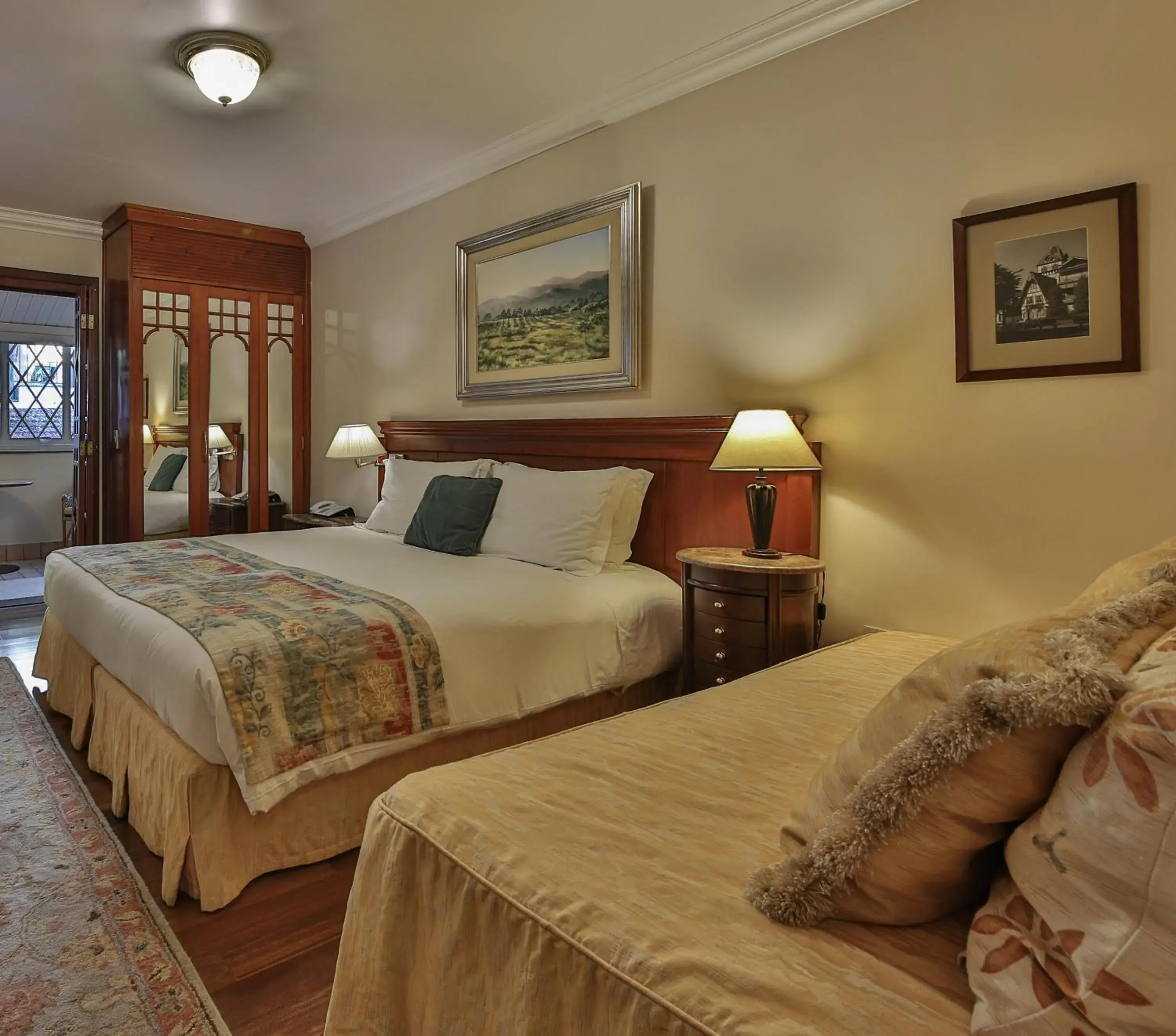 Superior Triple Room in Le Suisse Elegance Hotel Superior Triple Room in Le Suisse Elegance Hotel