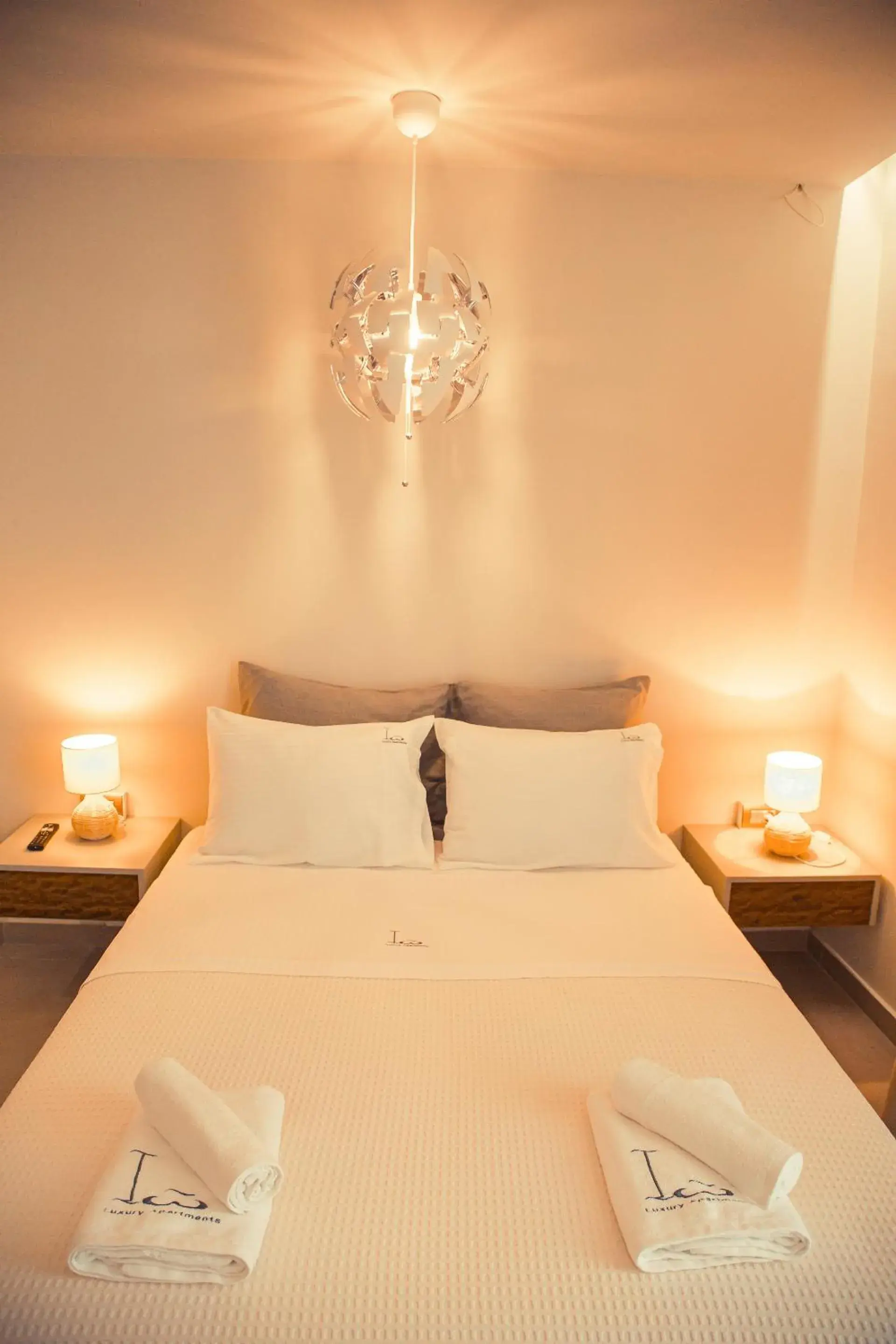 Suite with Garden View in IO Luxury Pool & Hot Tub Suites Suite with Garden View in IO Luxury Pool & Hot Tub Suites