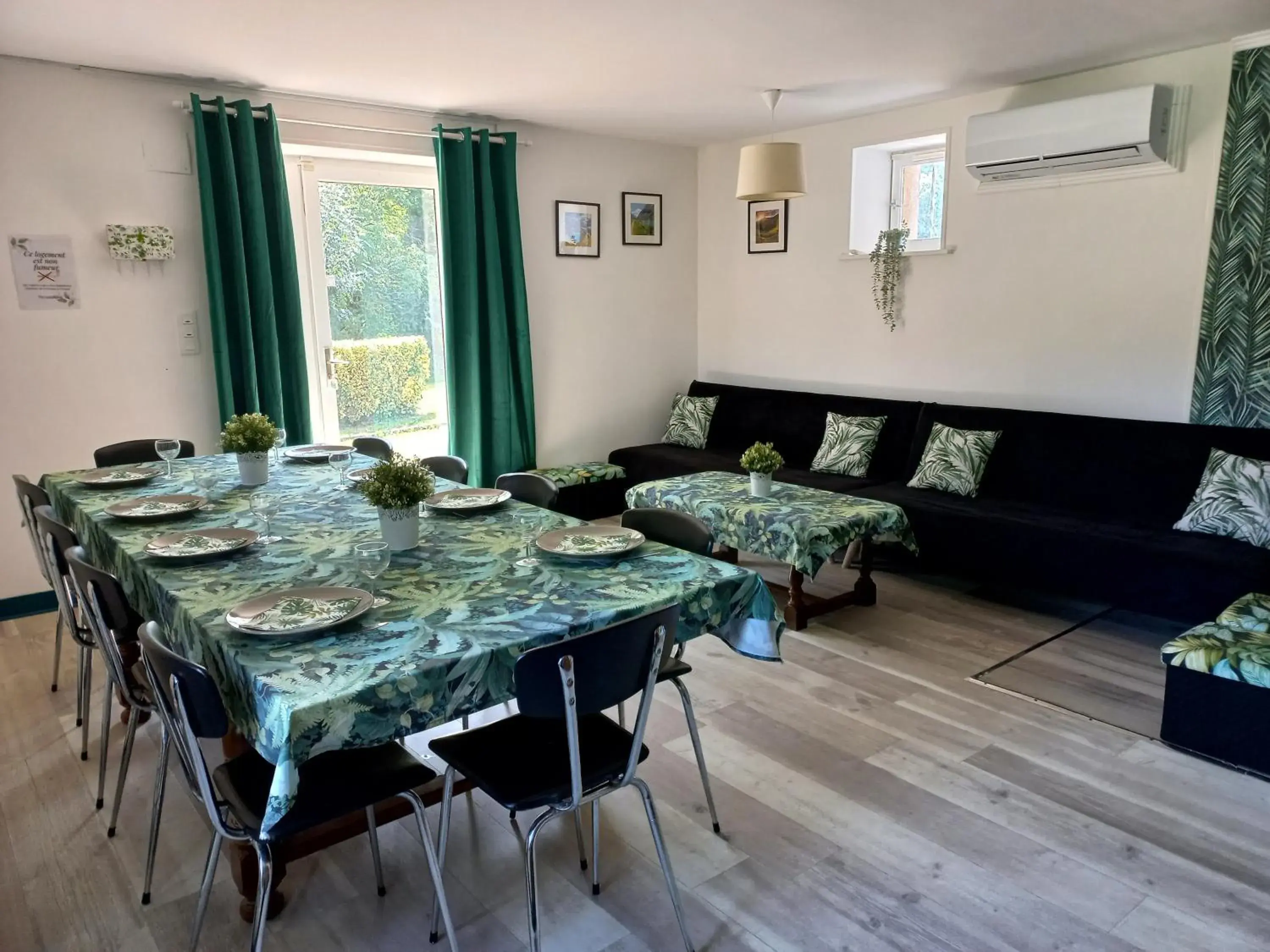 Three-Bedroom House in Domaine de Fontsauzine - gîtes et chambre d'hôtes Three-Bedroom House in Domaine de Fontsauzine - gîtes et chambre d'hôtes