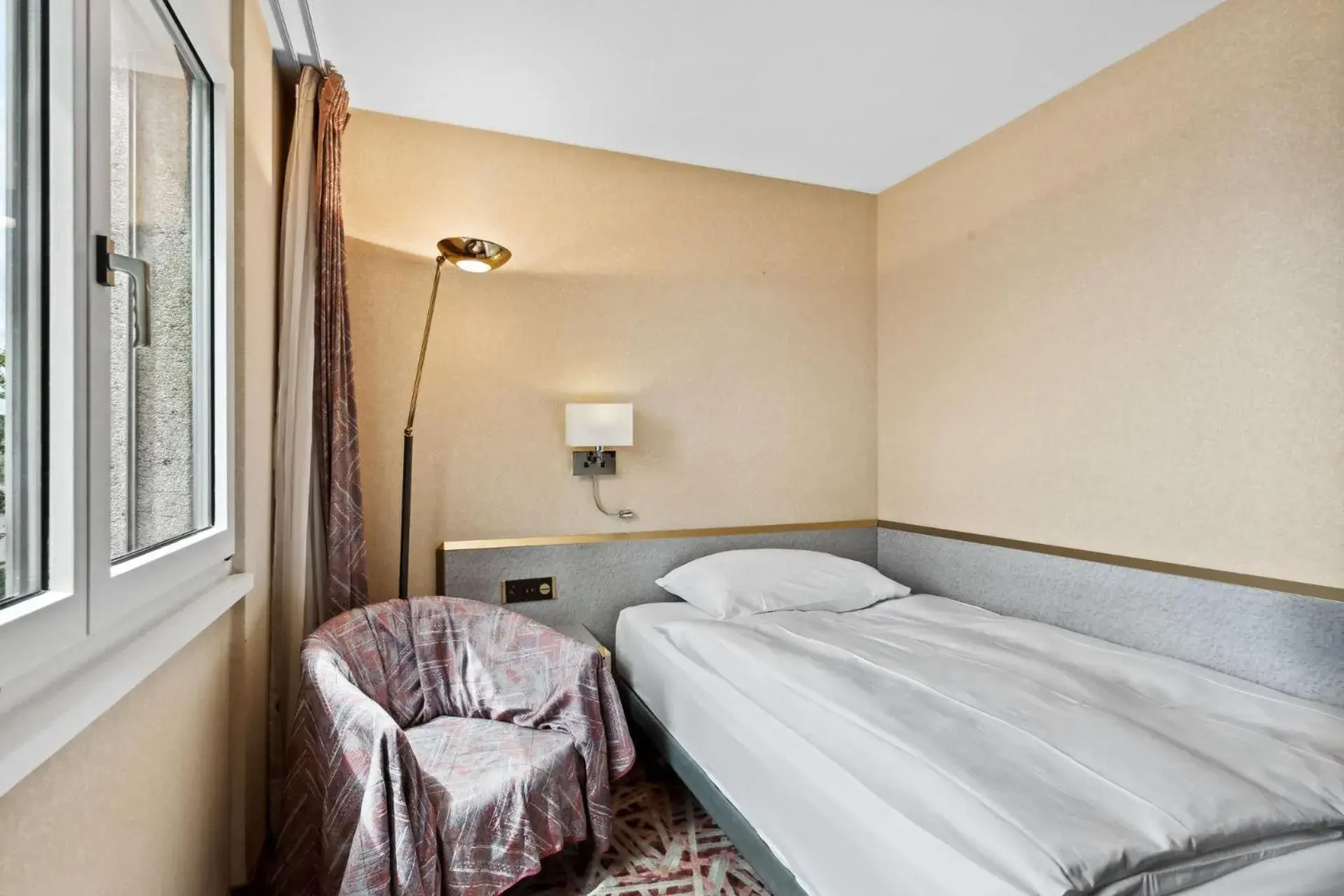 Single Room in becozy Au Parc Retro Edition Self-Check-In Rooms & Studios Fribourg Single Room in becozy Au Parc Retro Edition Self-Check-In Rooms & Studios Fribourg