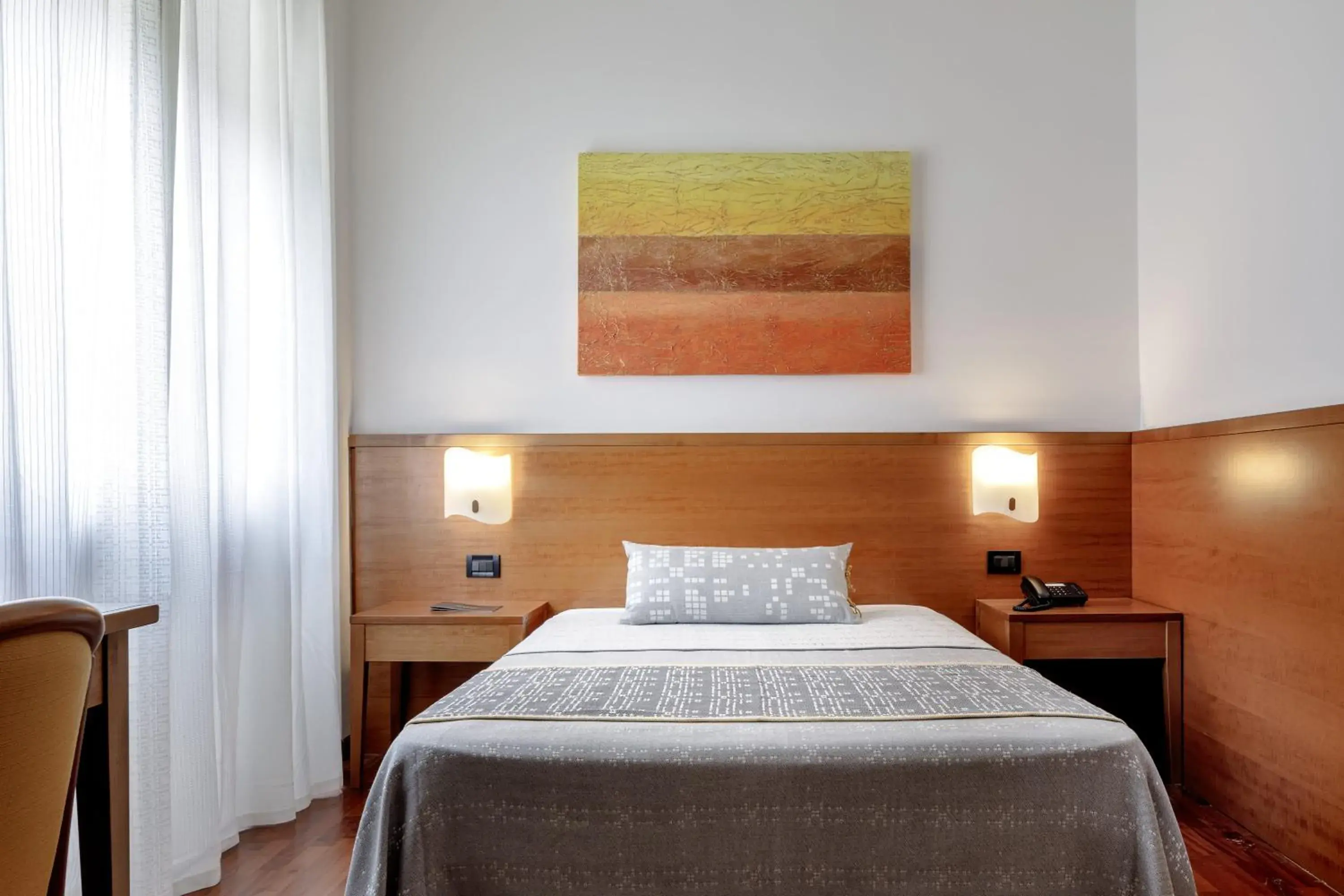 Deluxe Single Room - single occupancy in Euro Hotel Deluxe Single Room - single occupancy in Euro Hotel