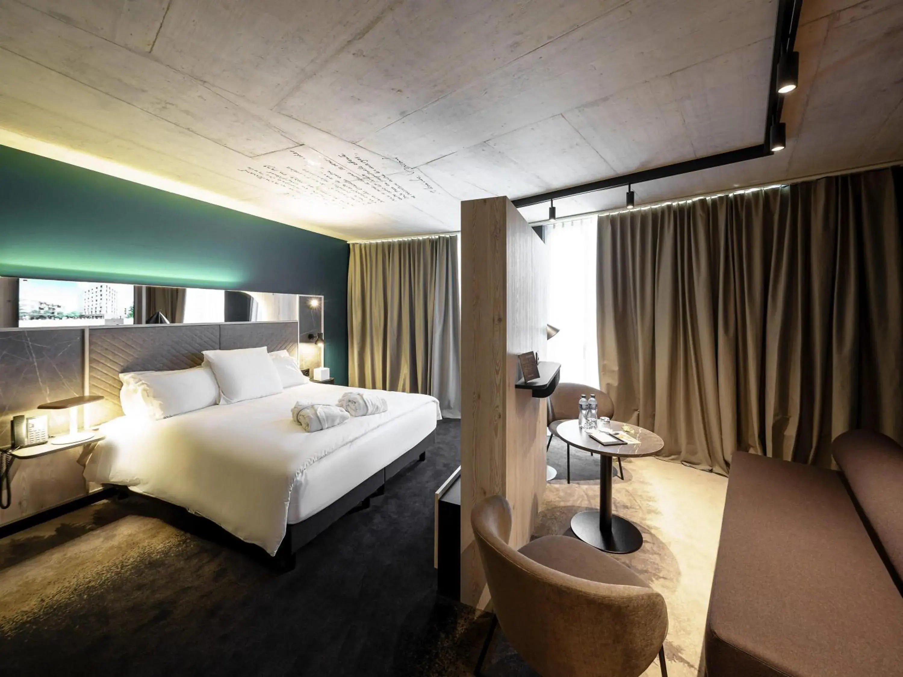 Junior King Suite with Lounge in Mercure Hotel Delémont Junior King Suite with Lounge in Mercure Hotel Delémont