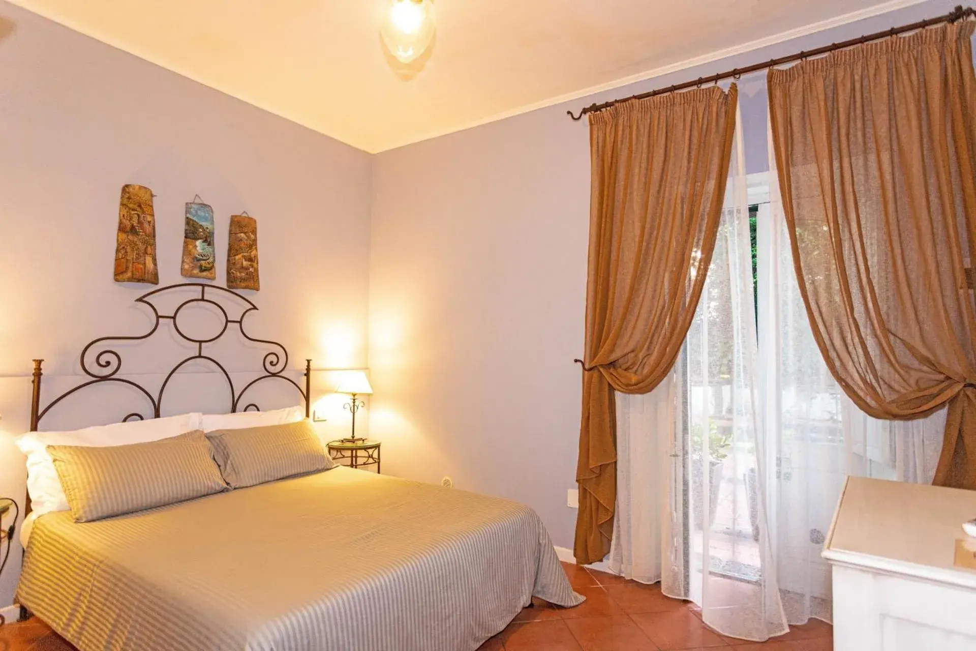 Double or Twin Room - single occupancy in Etna Hotel Double or Twin Room - single occupancy in Etna Hotel