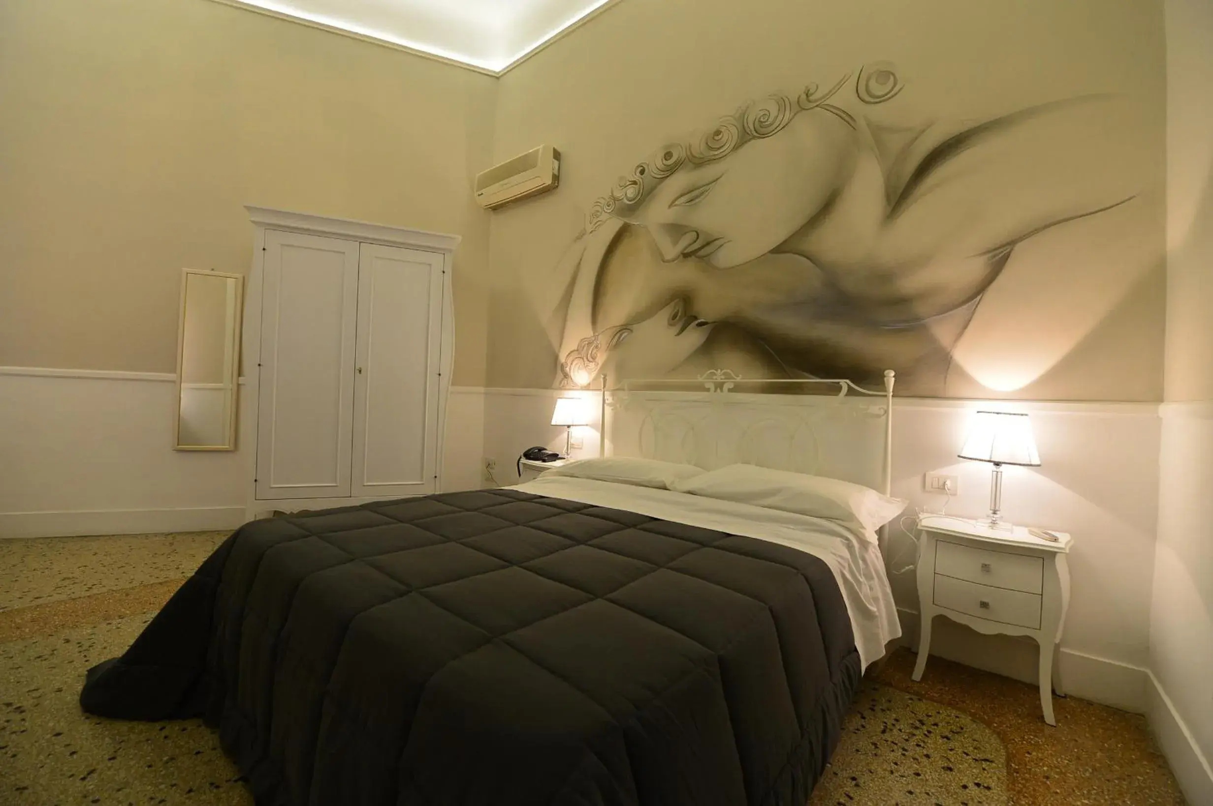 Deluxe Suite - single occupancy in Conte di Cavour Deluxe Suite - single occupancy in Conte di Cavour