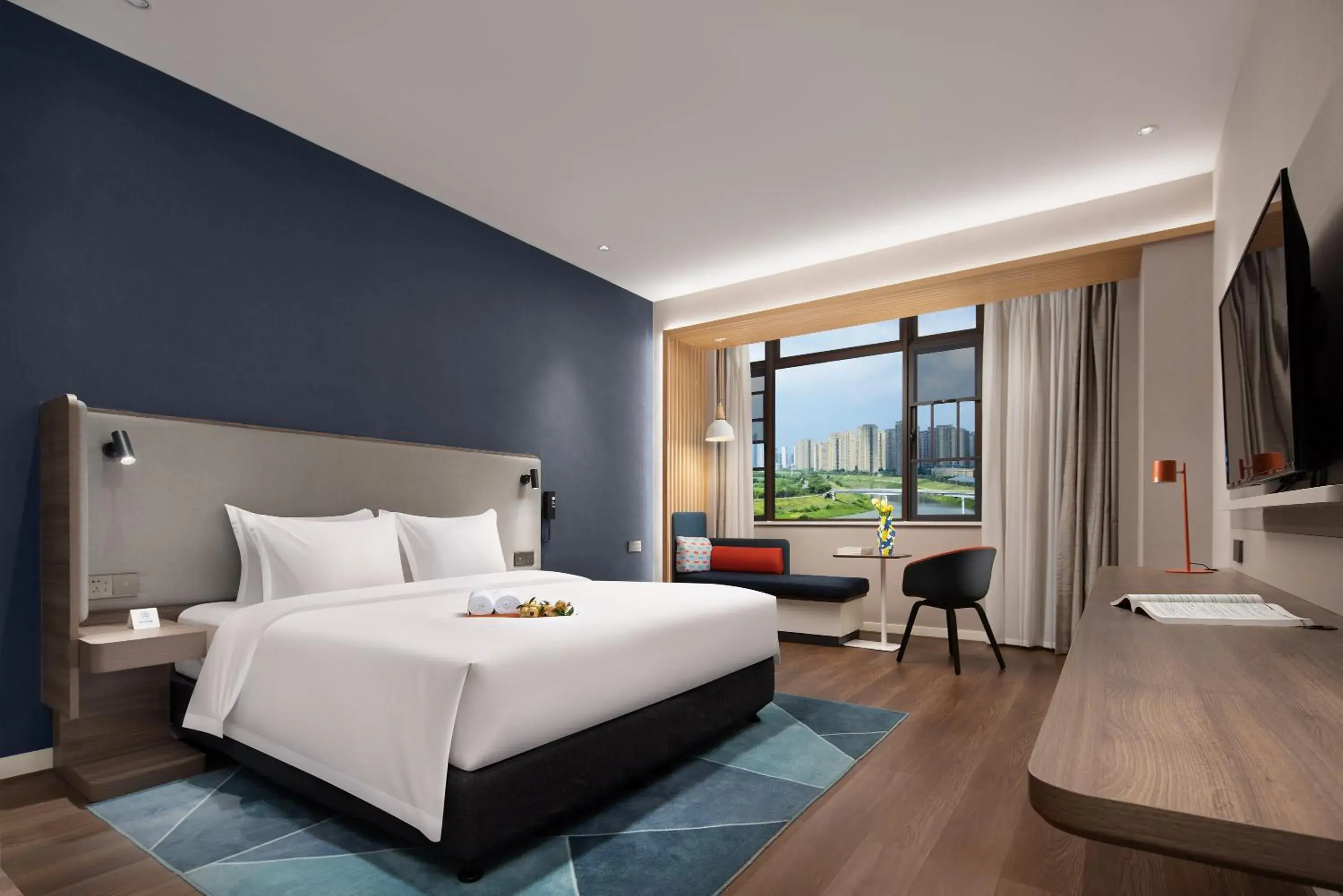 Standard King Room with River View in Holiday Inn Express Changsha University Tech City by IHG Standard King Room with River View in Holiday Inn Express Changsha University Tech City by IHG