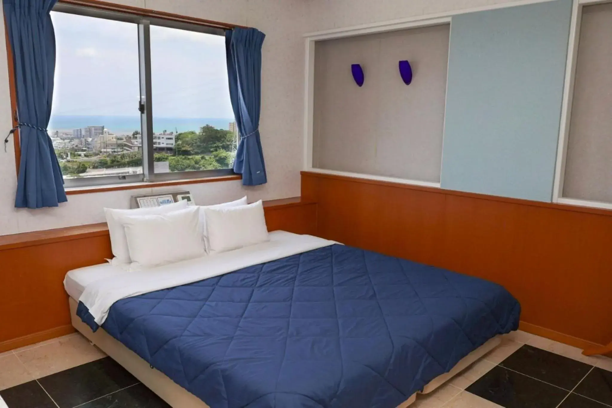 Economy Double Room - single occupancy in HOTEL PACIFIC VIEW Rental car included & pet-friendly Economy Double Room - single occupancy in HOTEL PACIFIC VIEW Rental car included & pet-friendly
