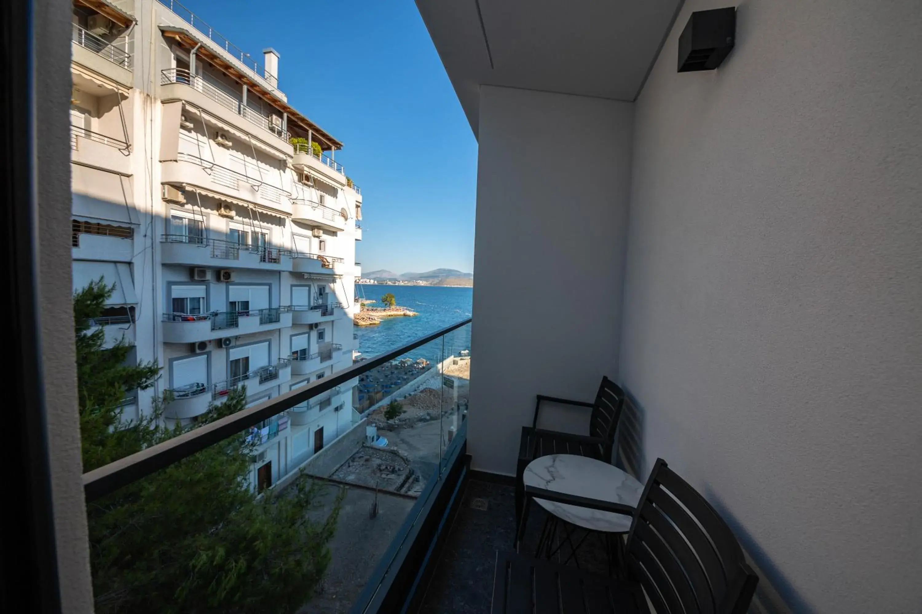 Deluxe Double/Twin Room with Side Sea View in Hotel Portanova Deluxe Double/Twin Room with Side Sea View in Hotel Portanova