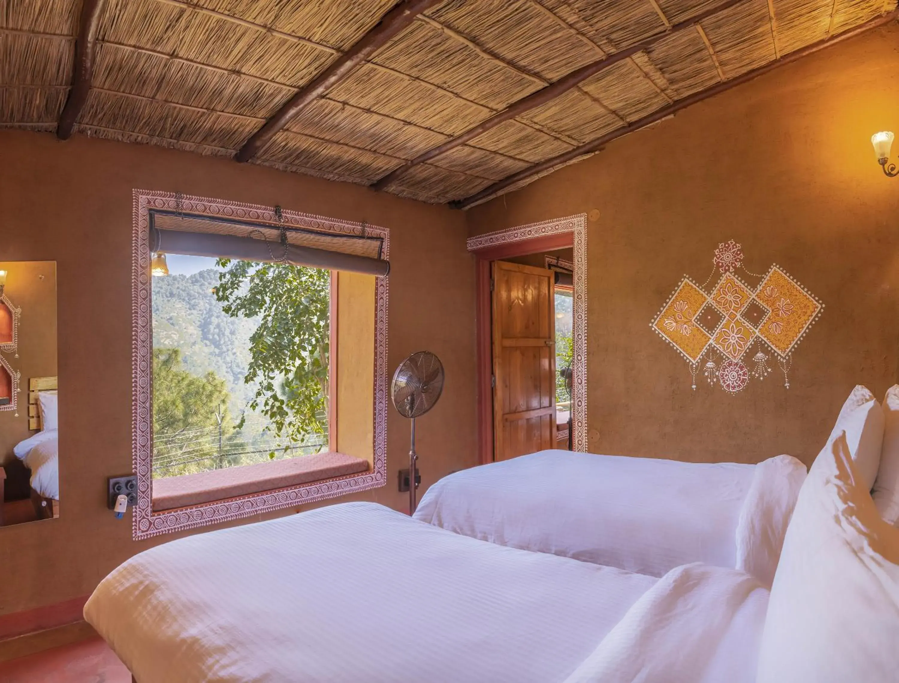 Family Room with Balcony in A Kasauli Ggaon by Echor Family Room with Balcony in A Kasauli Ggaon by Echor